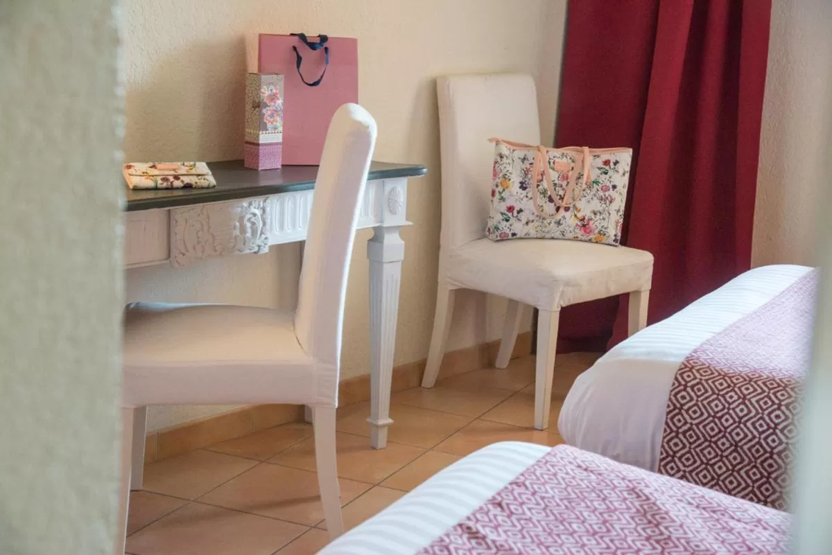 Comfort Twin Room with Shower in Hotel du Forum