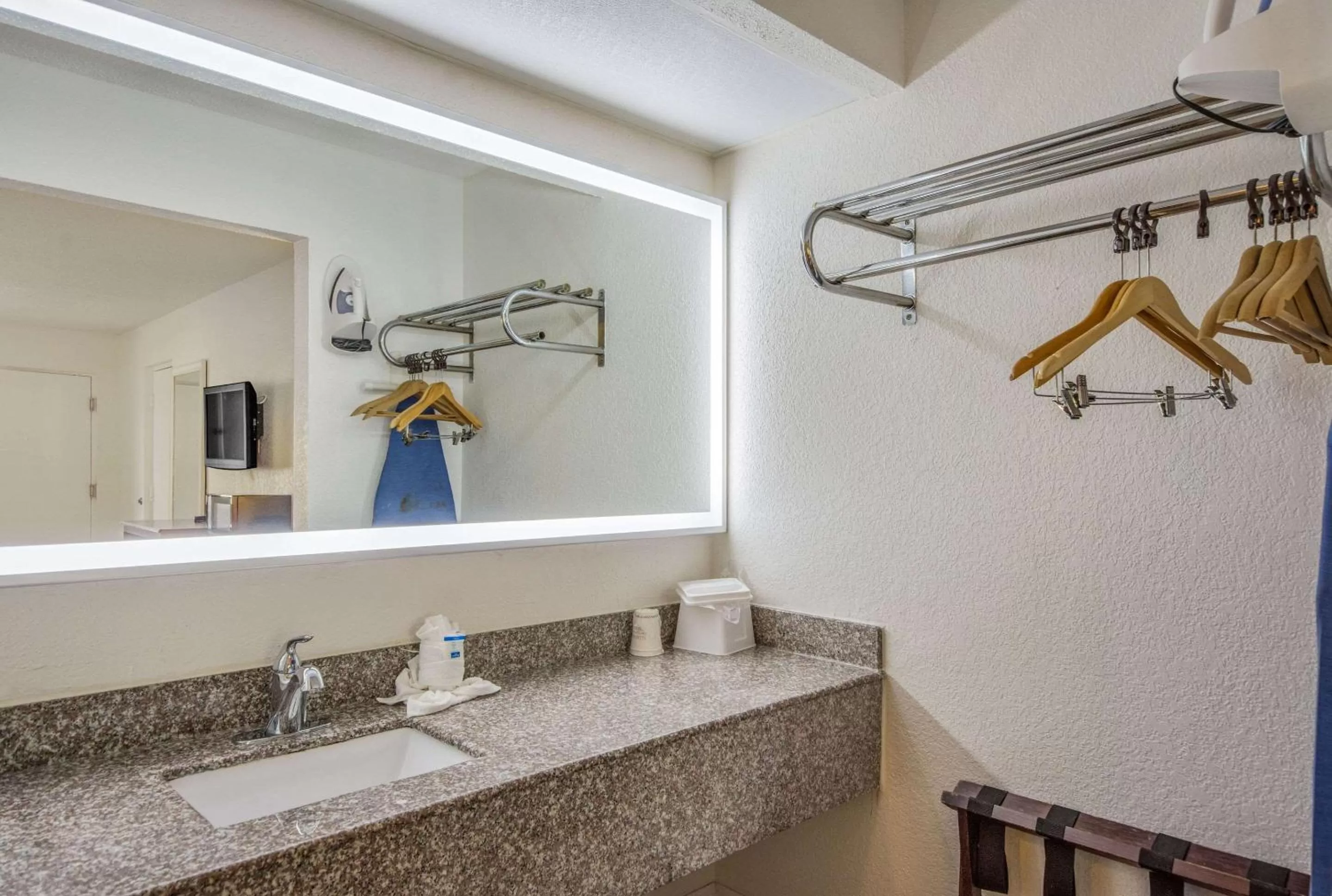 Queen Room - Accessible/Non-Smoking in Rodeway Inn Port Richey North