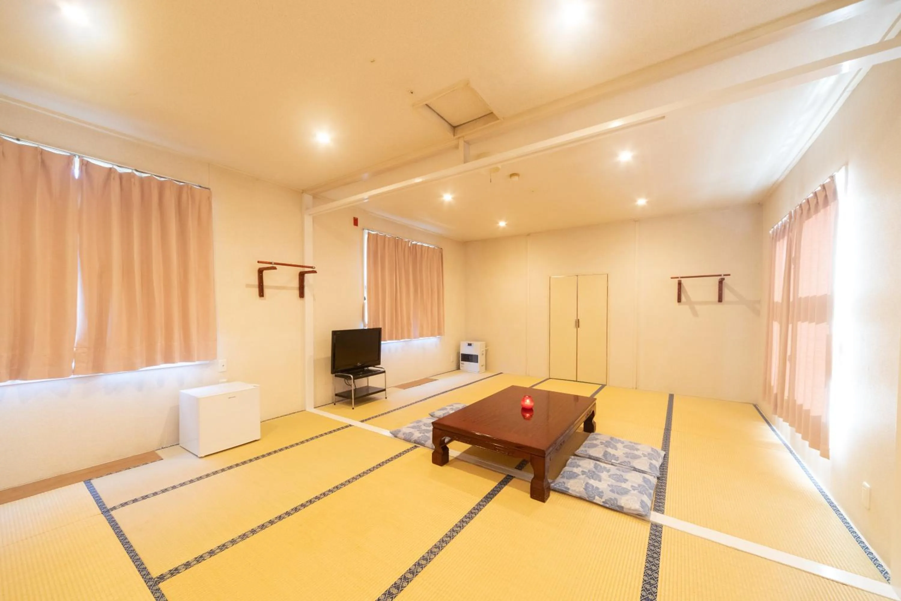 Japanese-Style Superior Room with Private Shower Room and toilet in Kagura White Horse Inn