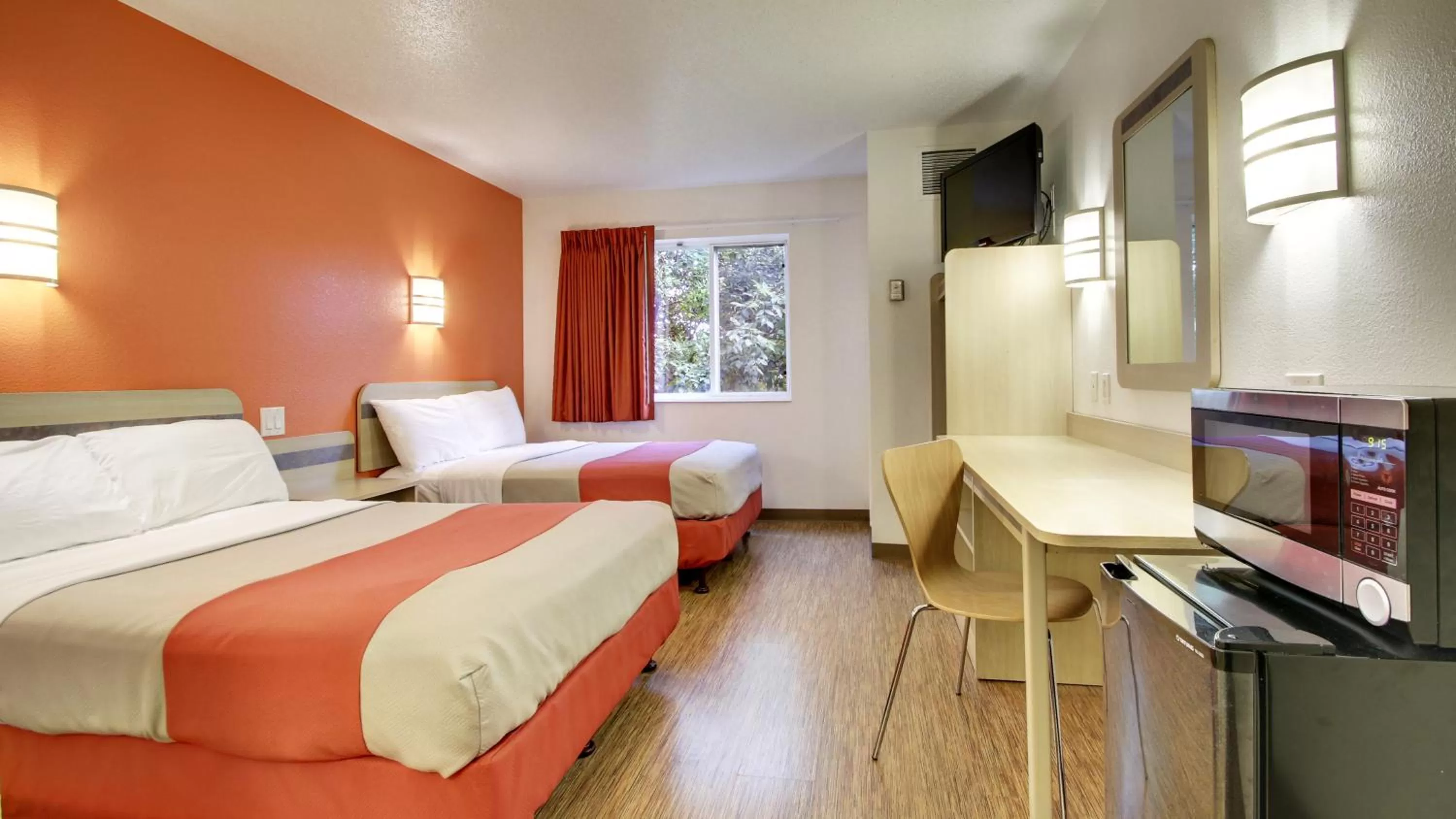 Deluxe Quadruple Room in Motel 6-Springfield, IL I-55 I-72