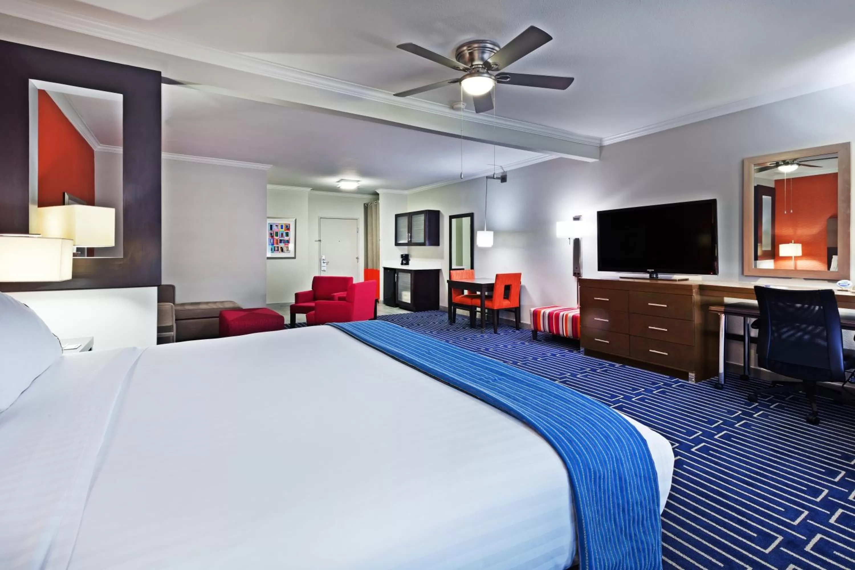 Standard King Room in Holiday Inn Express & Suites Houston East by IHG