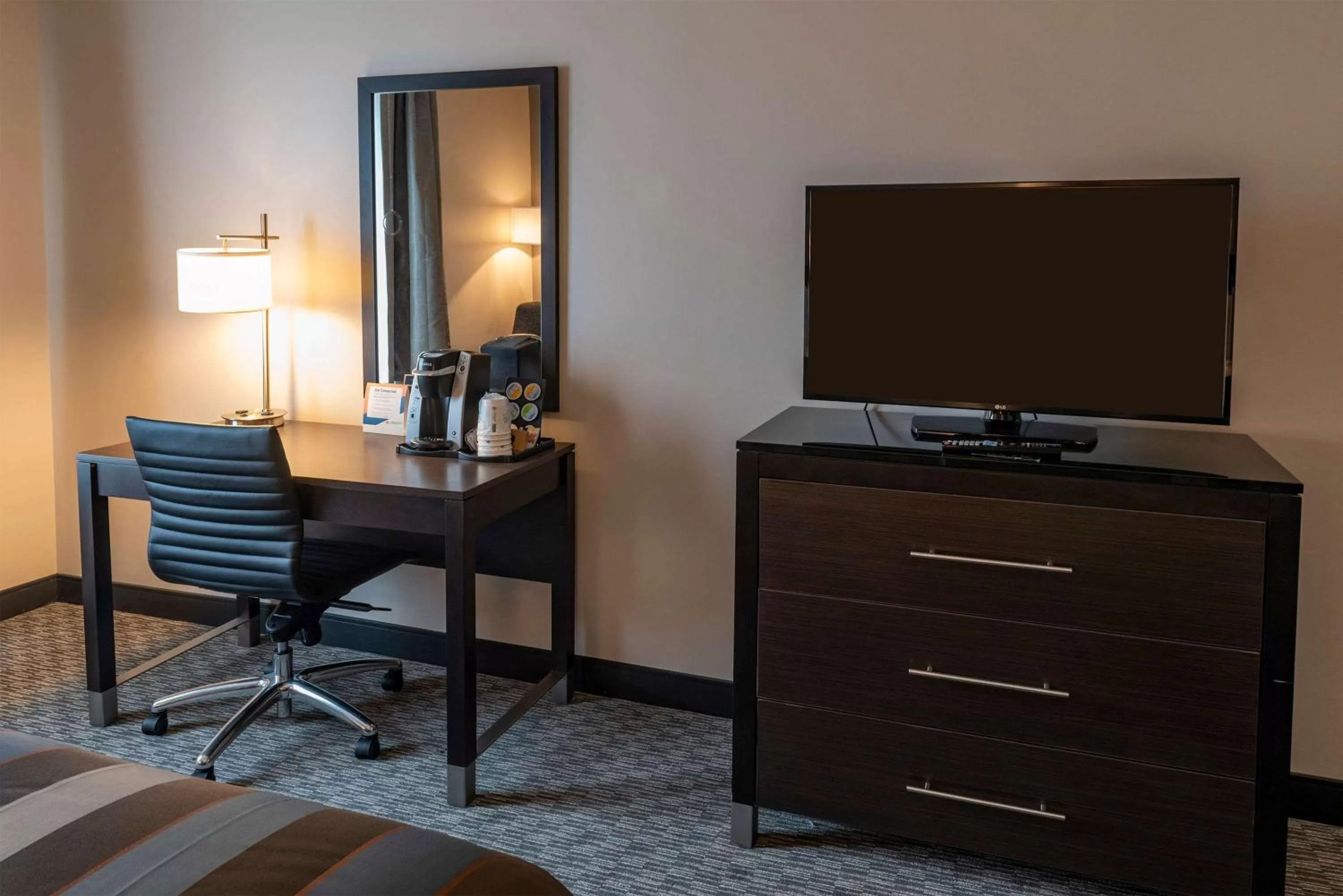 Queen Room with Two Queen Beds - Non-Smoking in Wingate by Wyndham Angola