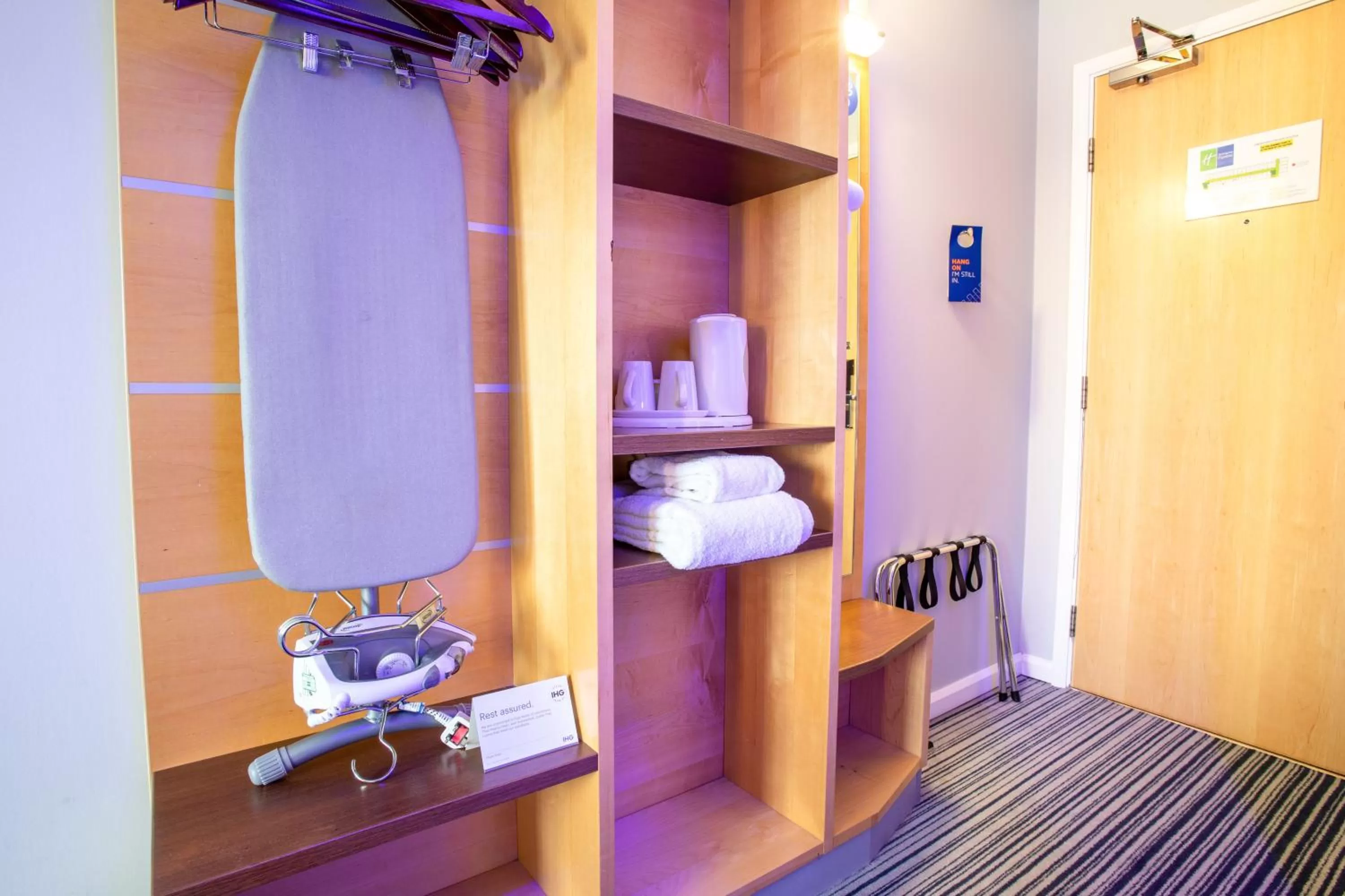 Standard Twin Room with Free Hot Breakfast in Holiday Inn Express Dunfermline by IHG