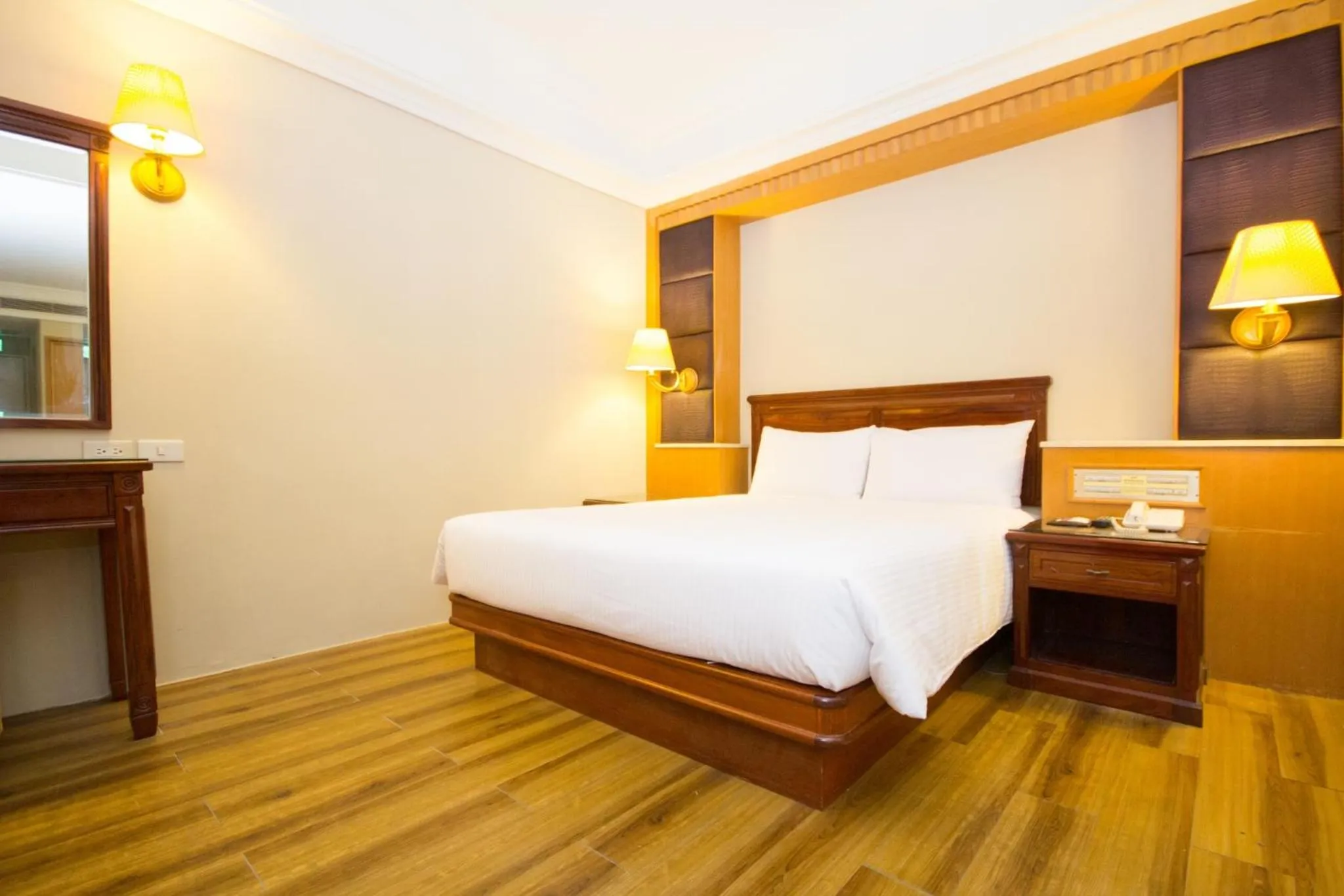 Superior Twin Room with City View in SL MOTEL