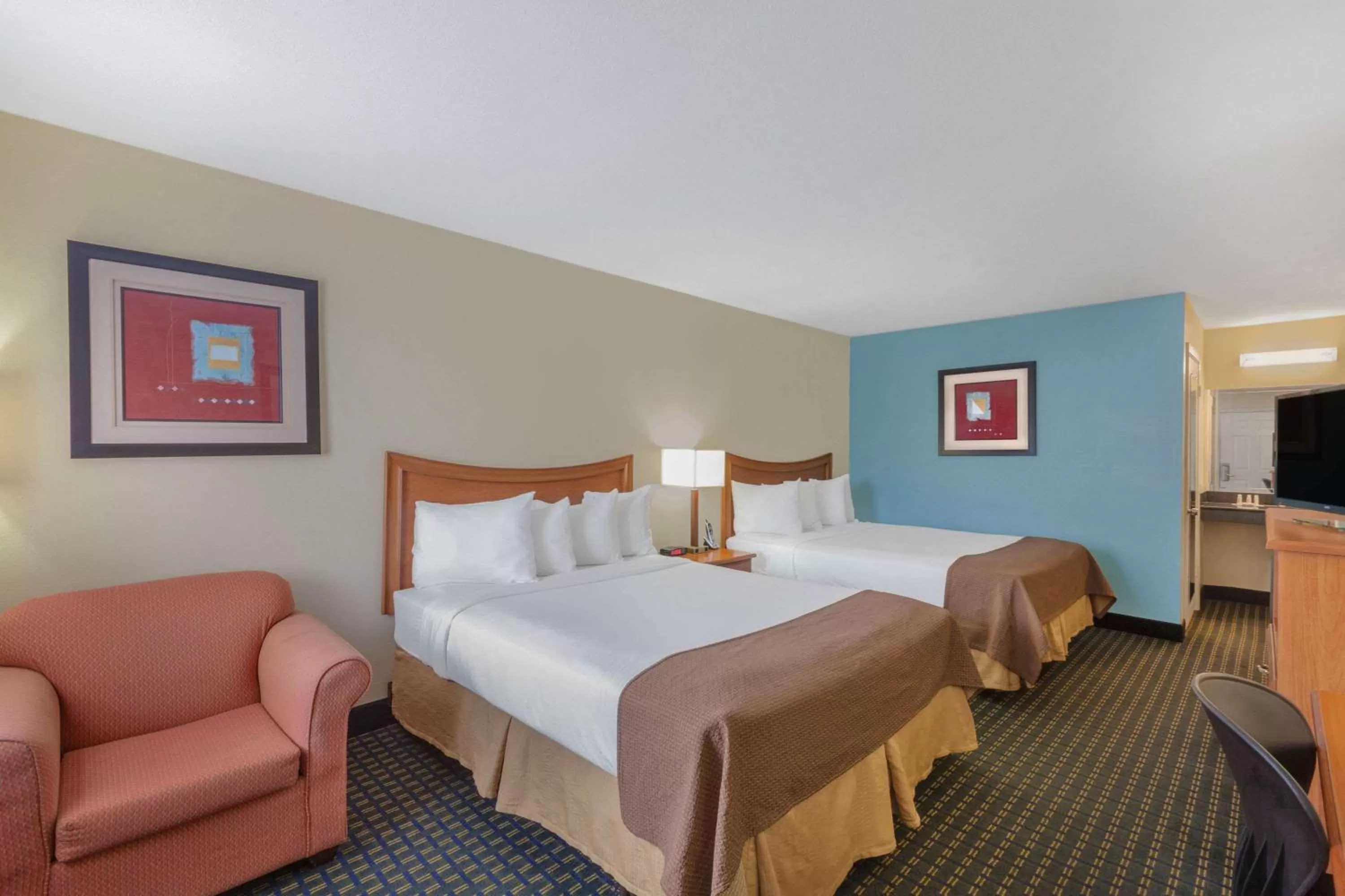 Deluxe Business Queen Room with Two Queen Beds - Non-Smoking in Days Inn by Wyndham Natchitoches