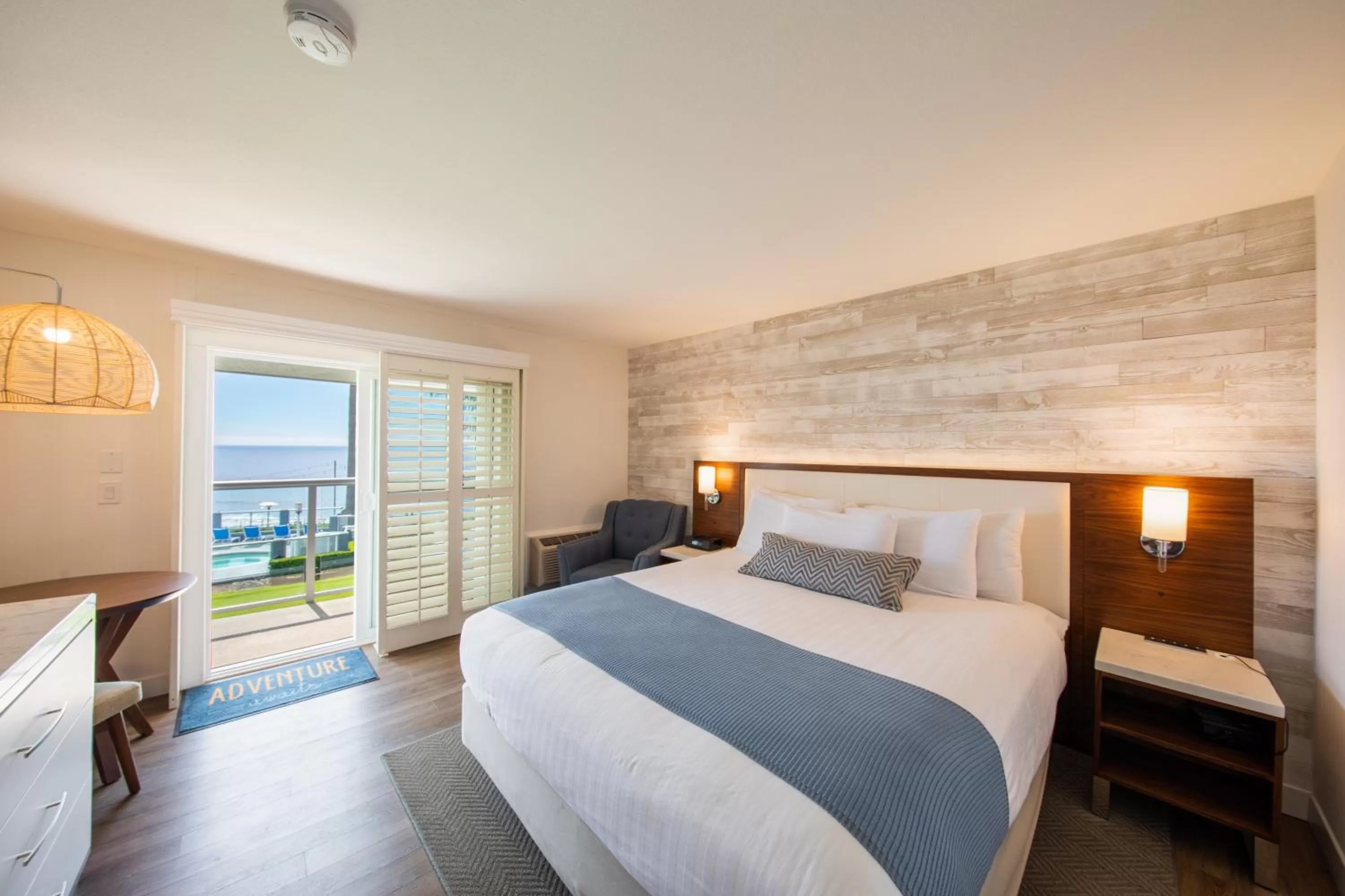 King Room with Ocean View in SeaCrest Oceanfront Hotel