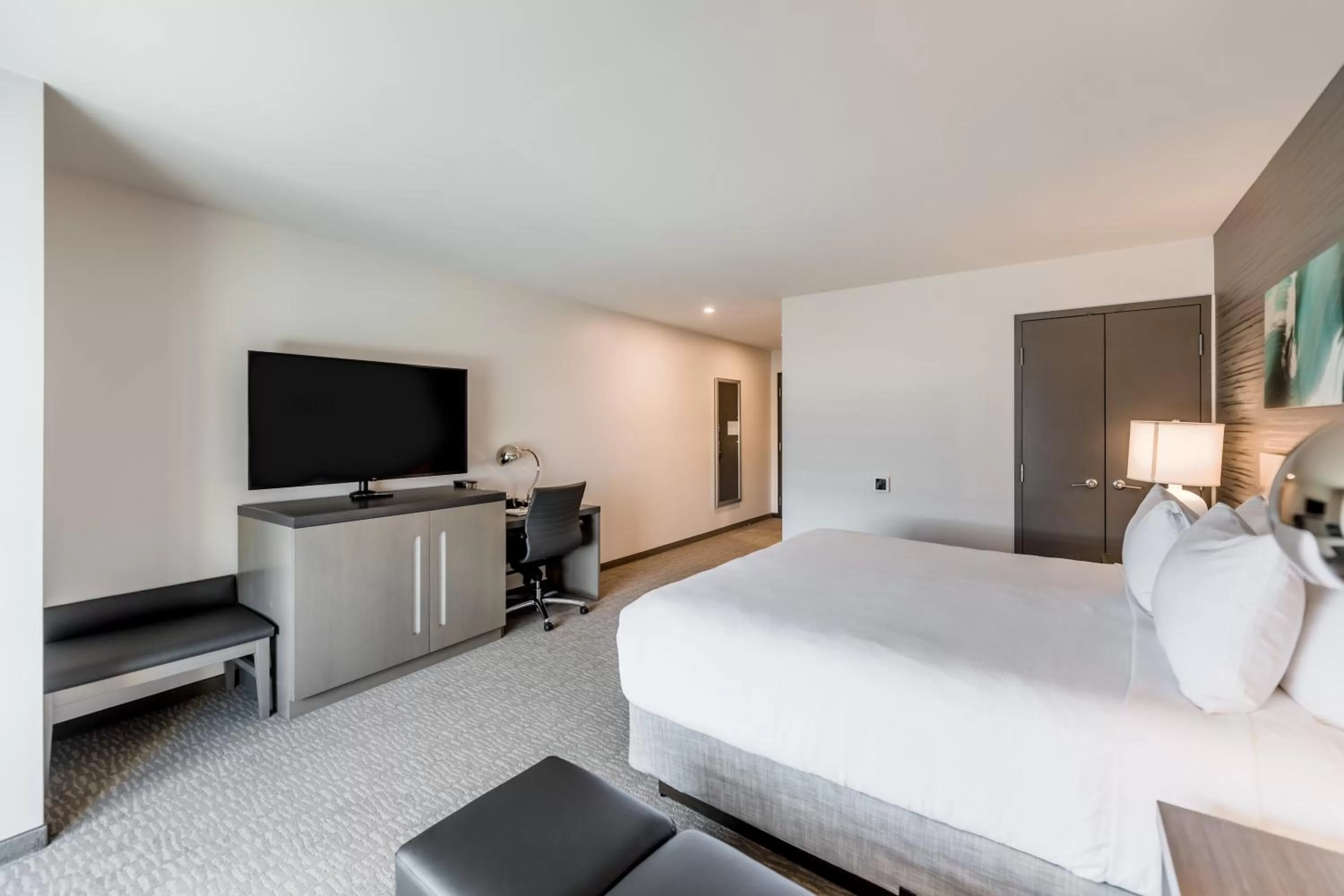 King Room in Hyatt House Winnipeg South Outlet Collection