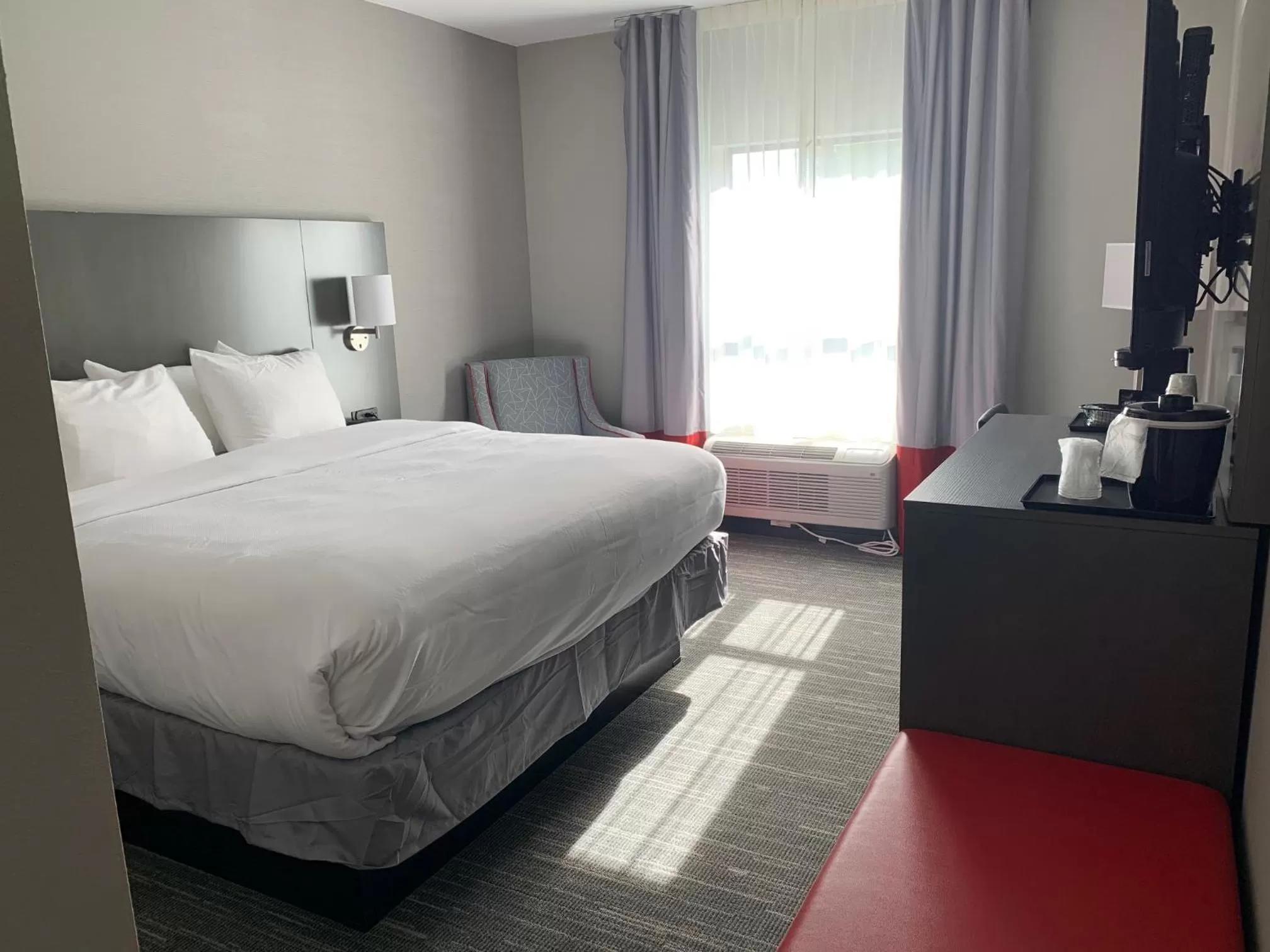 King Room - Accessible/Non-Smoking in Comfort Inn & Suites