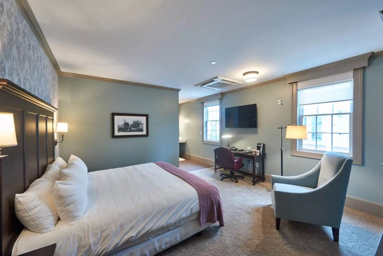 King Room - Disability Access in The Groton Inn