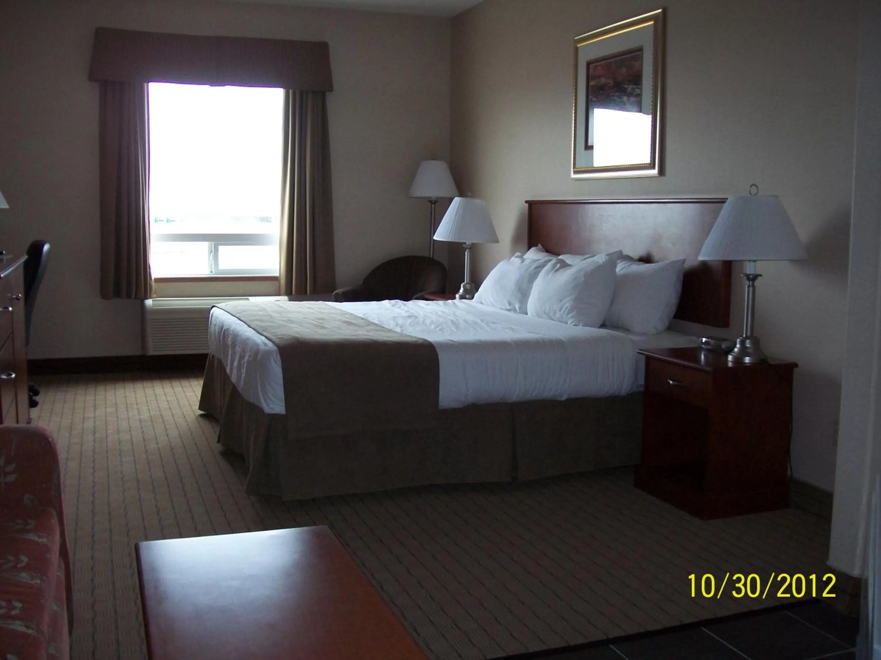 Queen Room - Disability Access/Non-Smoking in Days Inn by Wyndham Moose Jaw