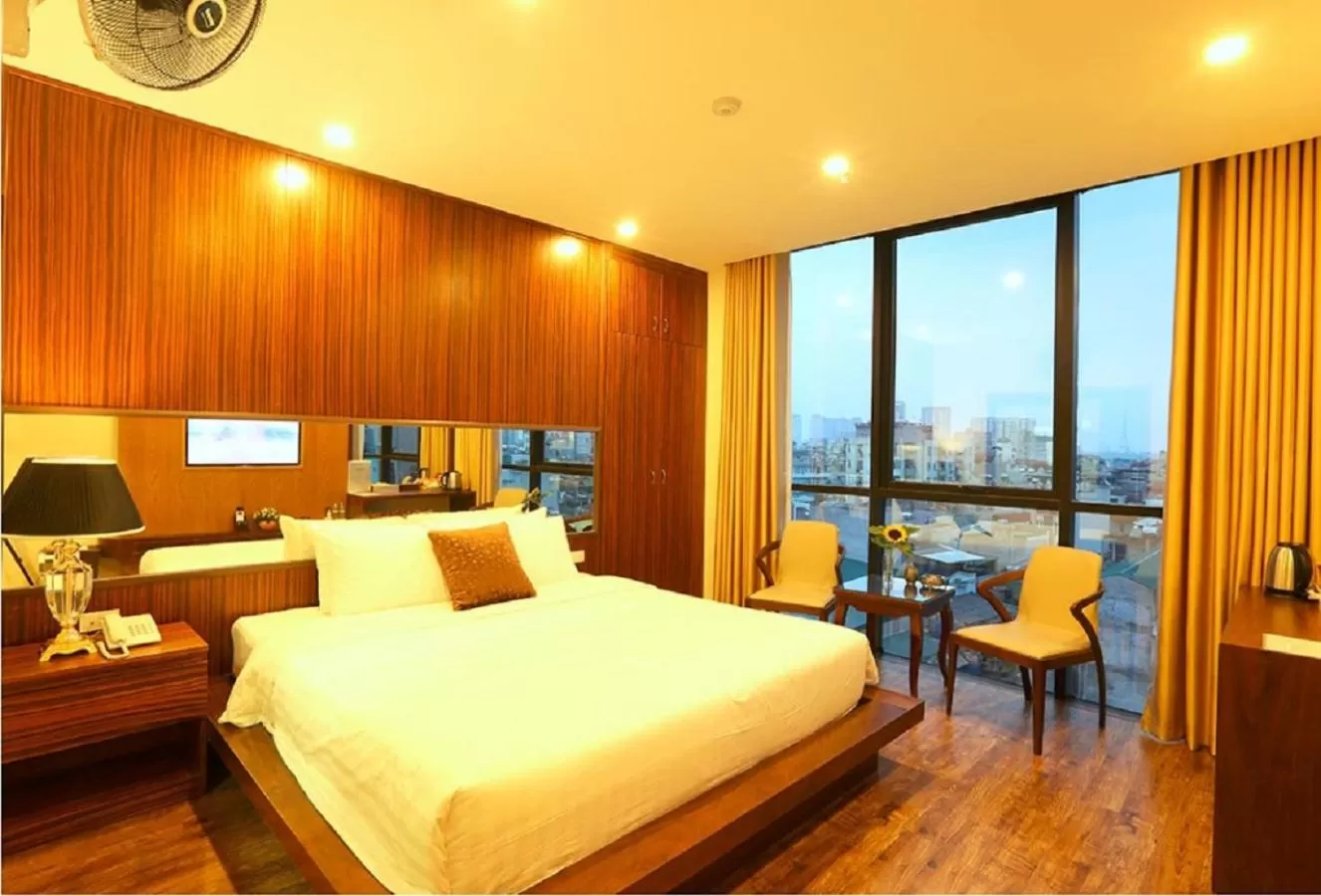 Suite with City View in Au Viet Hotel