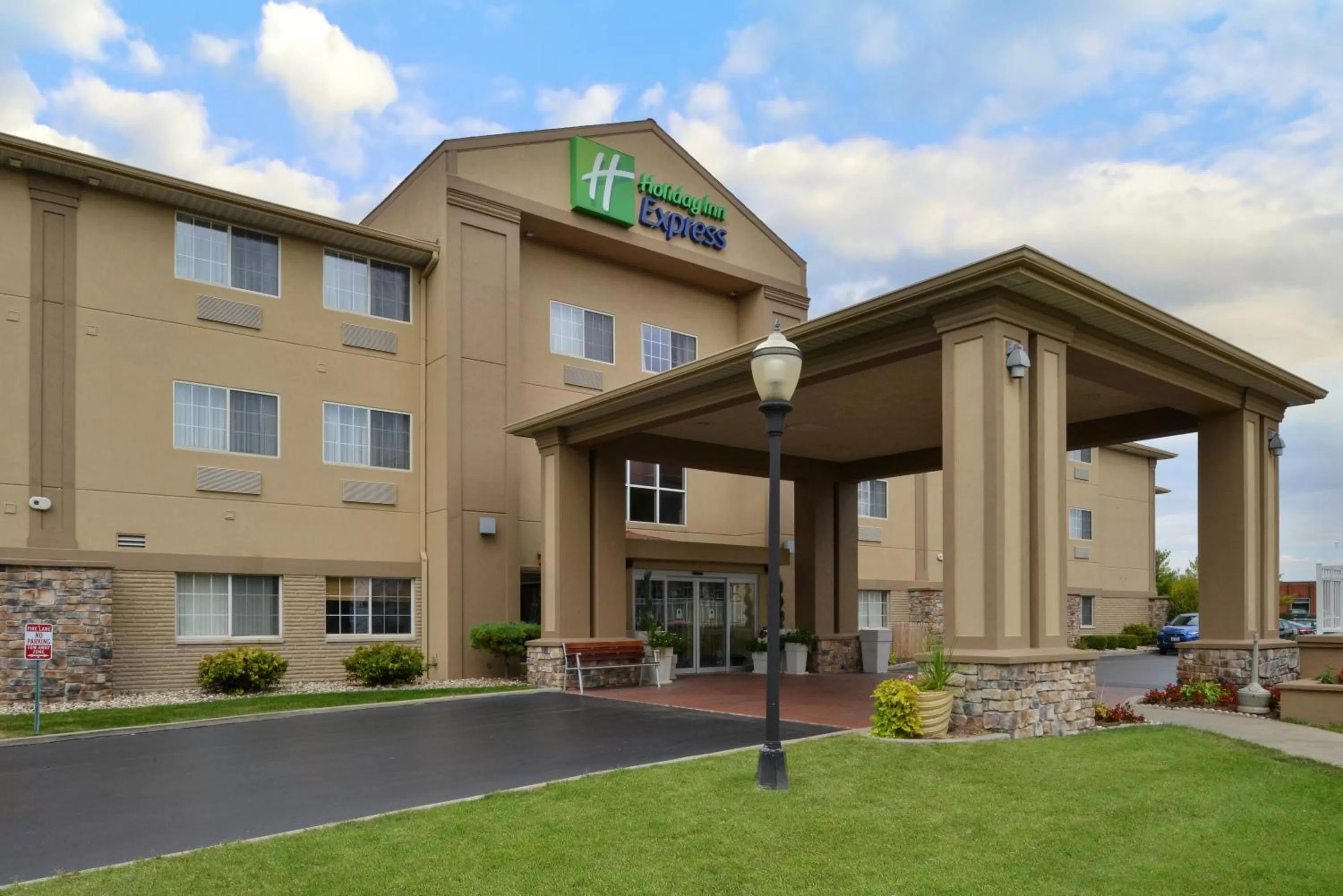 Holiday Inn Express Hotel & Suites-Saint Joseph by IHG