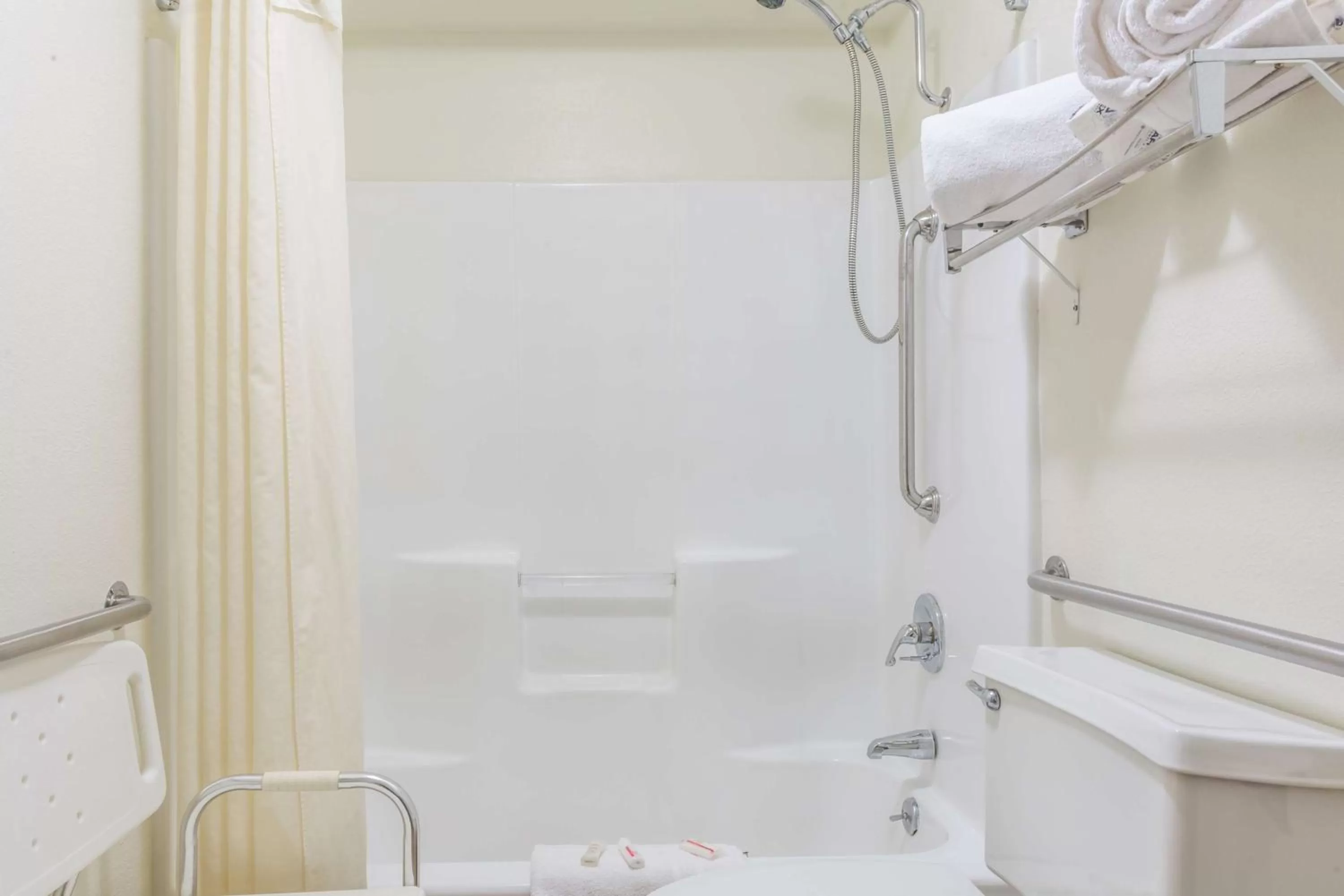 Queen Room with Two Queen Beds - Mobility Access/Non-Smoking in Super 8 by Wyndham Clovis