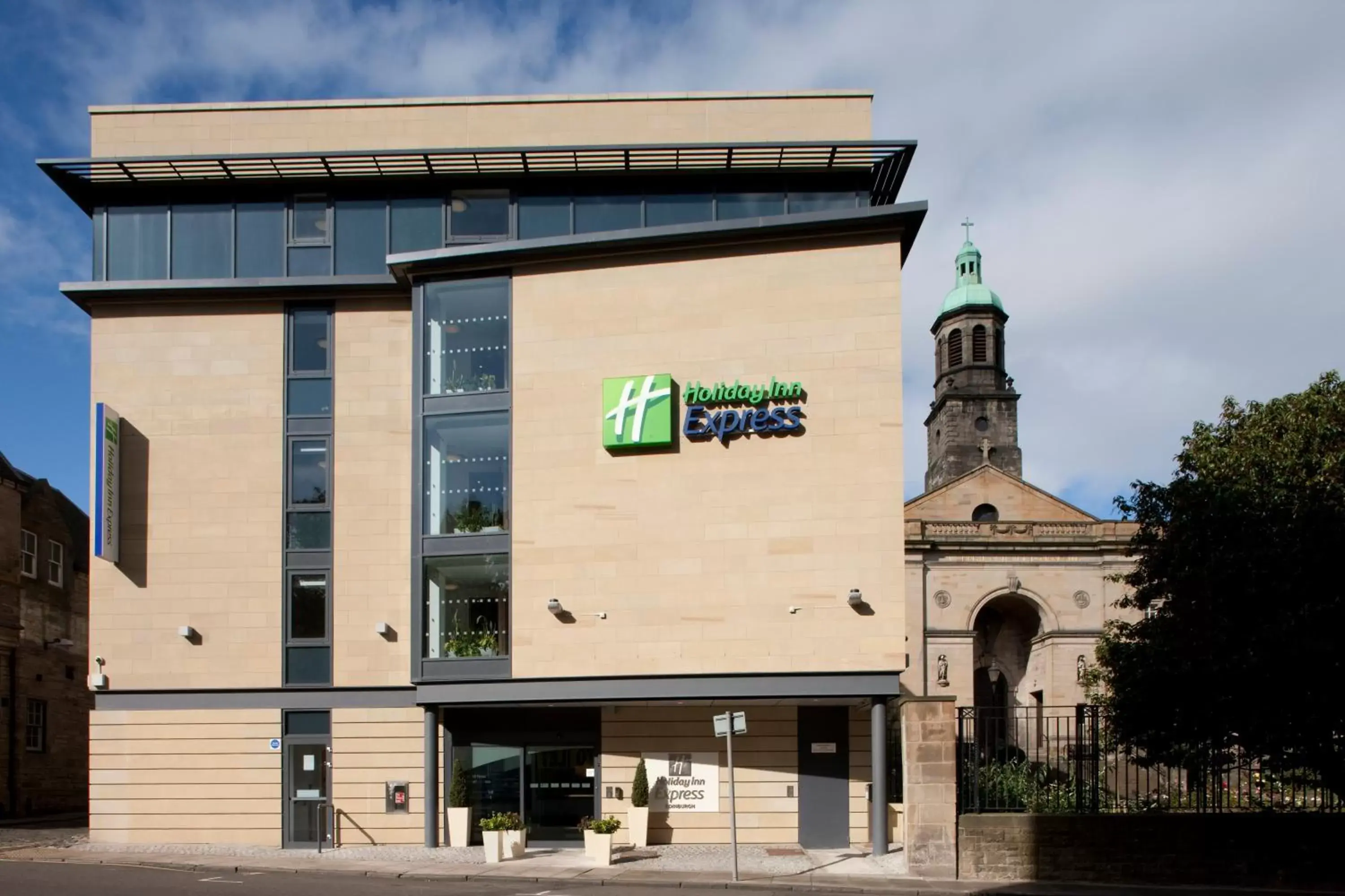 Holiday Inn Express Edinburgh – Royal Mile by IHG Holiday Inn Express Edinburgh – Royal Mile by IHG