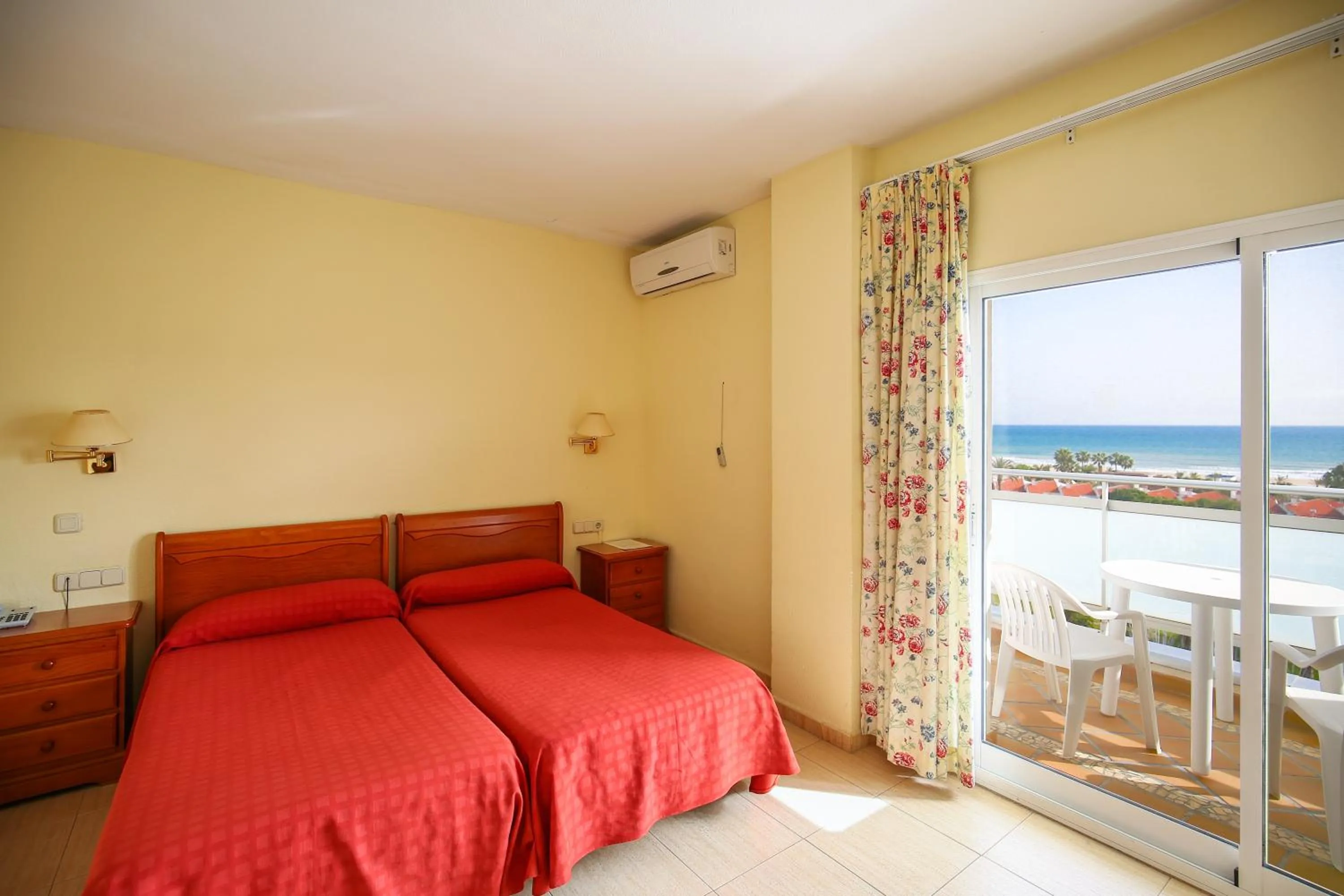 Double Room with Sea View in Hotel Tres Anclas