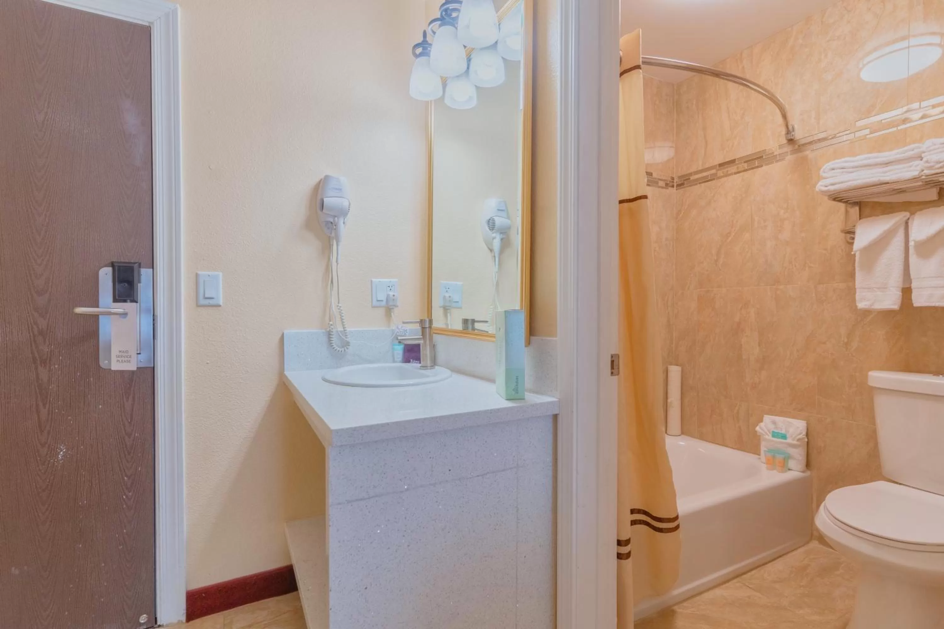 Bathroom in The Monarch Inn