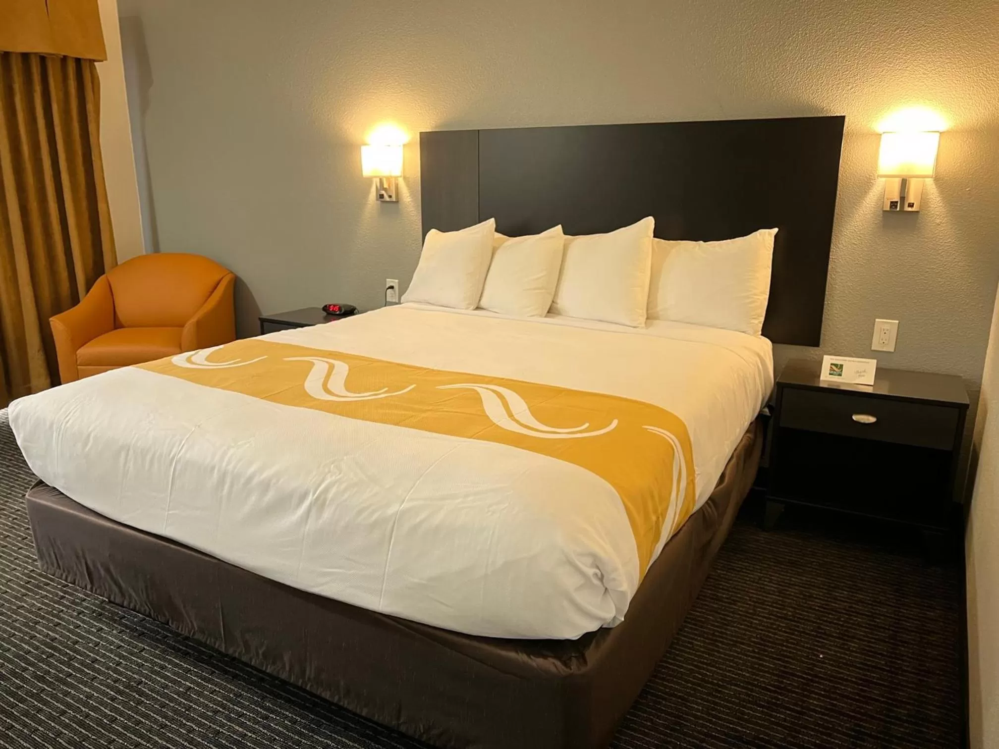 Standard King Room - Non-Smoking  in Quality Inn & Suites South San Jose - Morgan Hill