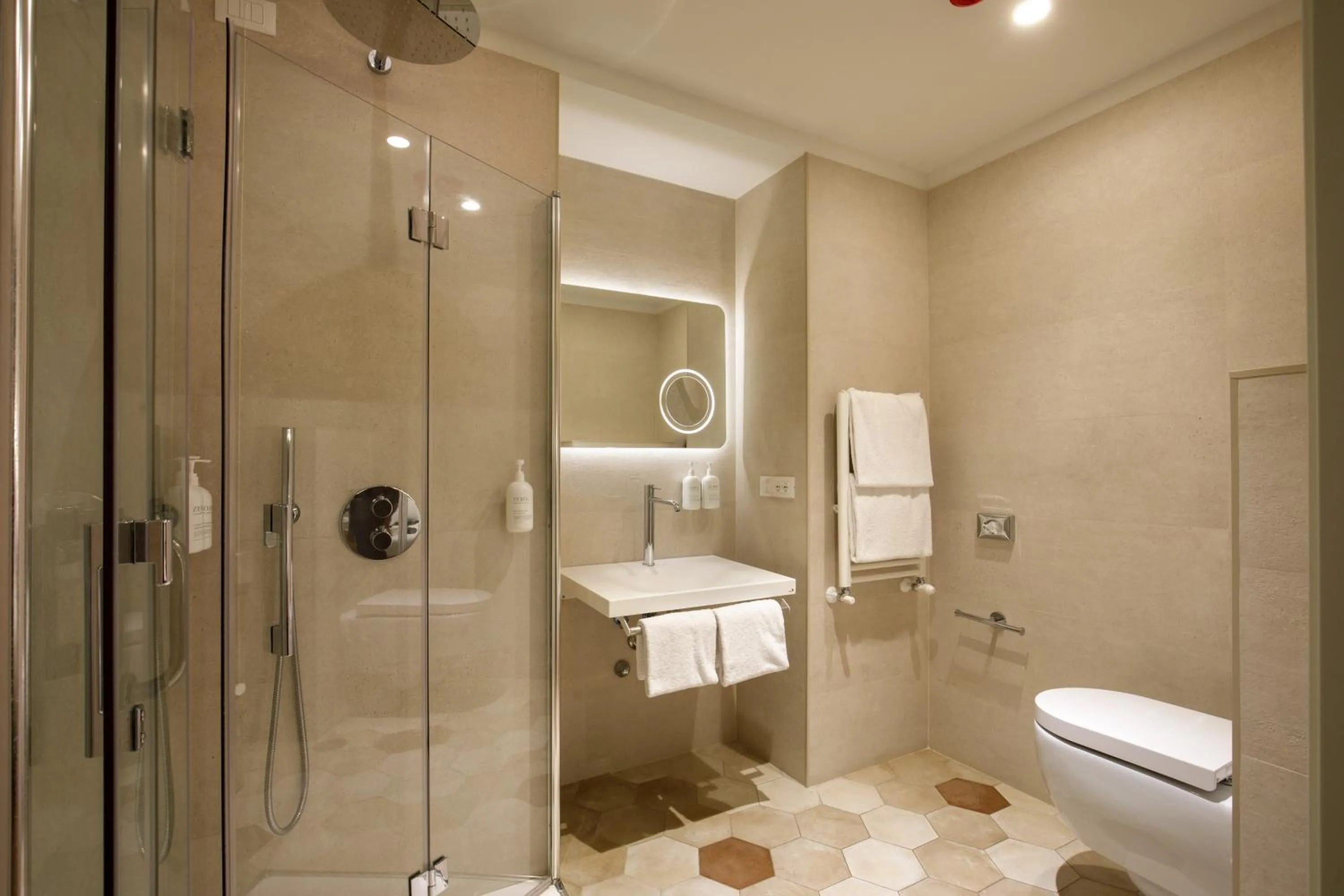 Superior King Room with Chair Bed - Disability Access in Cosmopolita Rome Colosseum, Tapestry Collection by Hilton