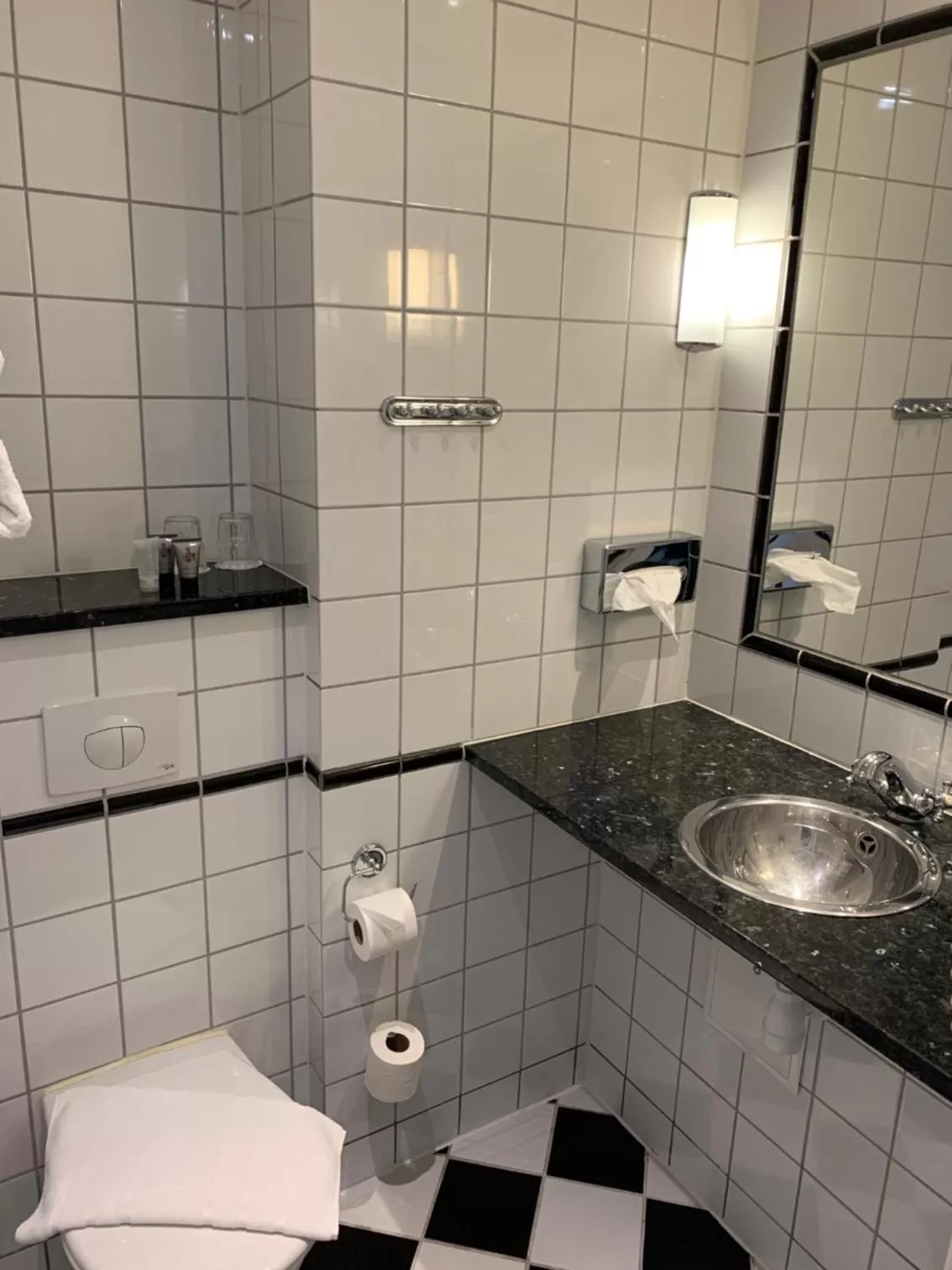 Standard Double Room in Mayfair Hotel Tunneln