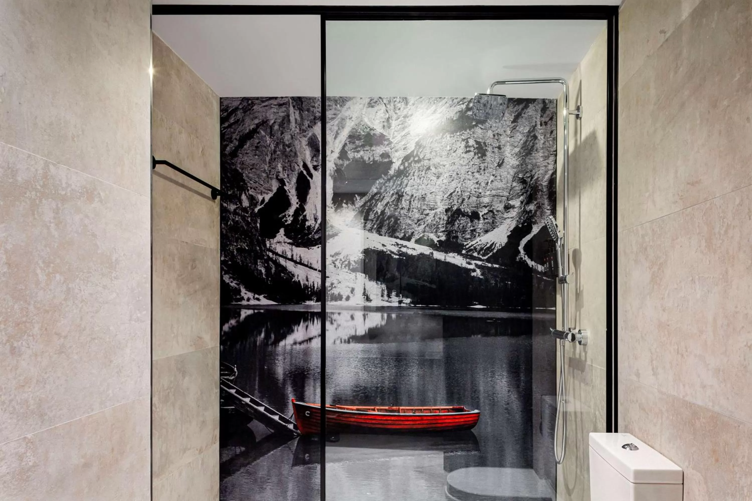 Standard Room in Radisson RED Madrid