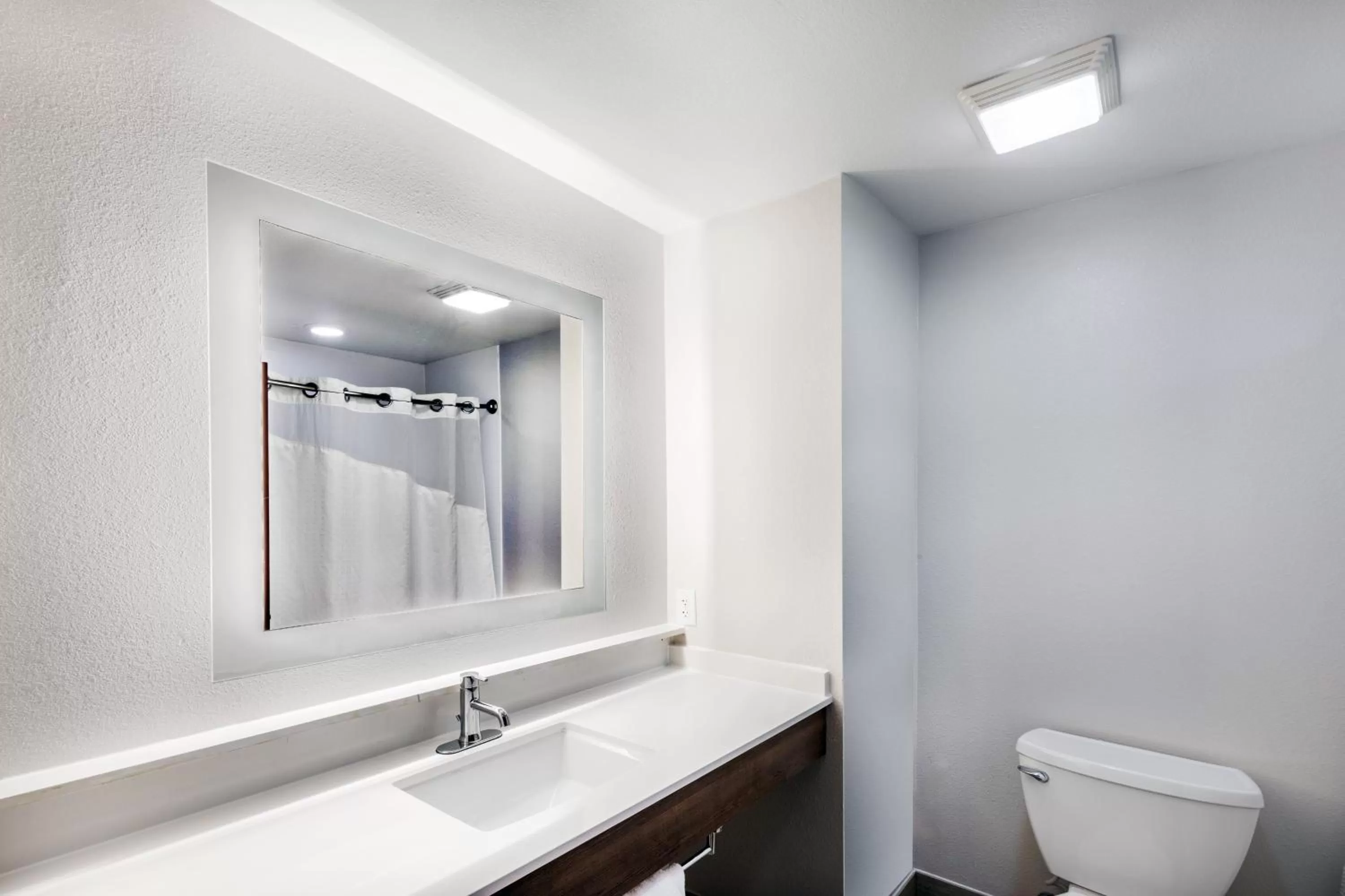 Standard Room in Holiday Inn Express Hotel & Suites Vidor South by IHG