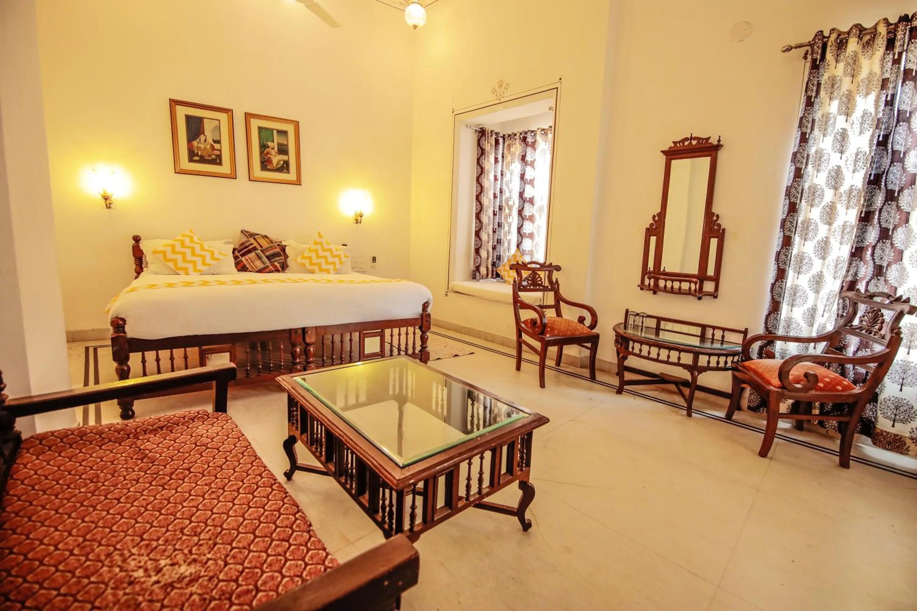  Partial Lake View Room in Hotel Devraj Niwas on Lake Pichola