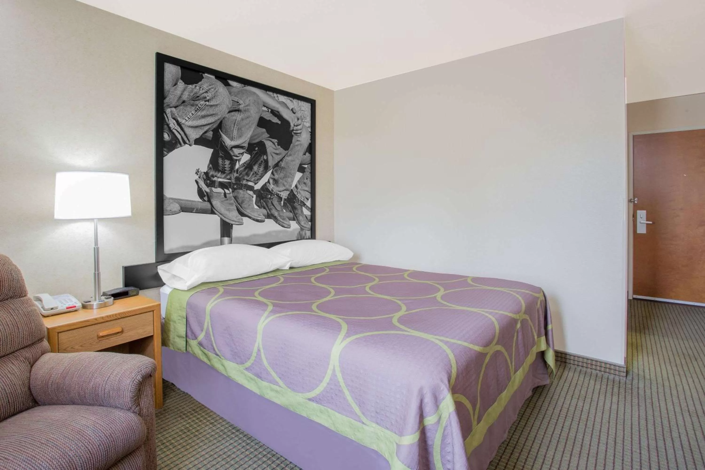 Queen Room - Disability Access/Non-Smoking in Super 8 by Wyndham Havre