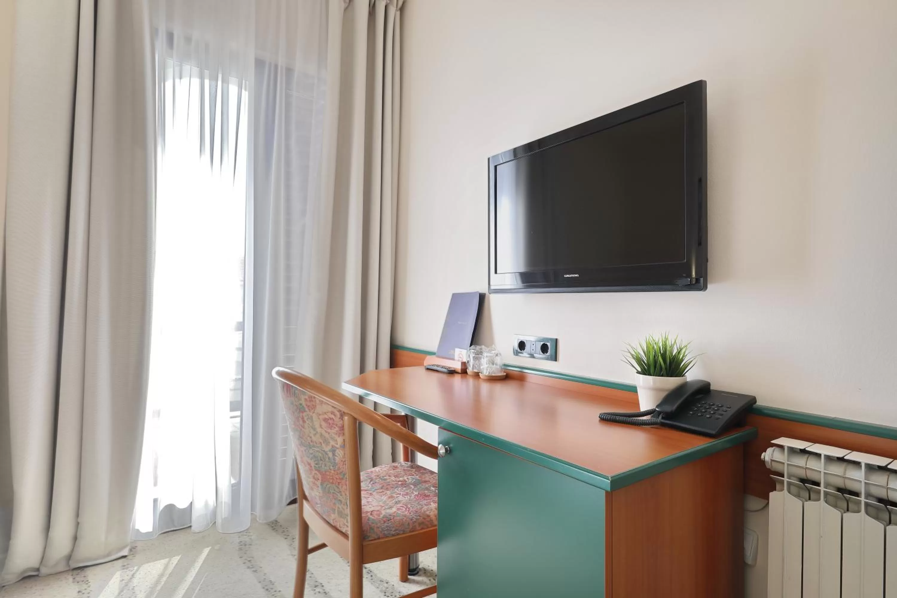 Standard Double or Twin Room with Balcony in Hotel Mediteran