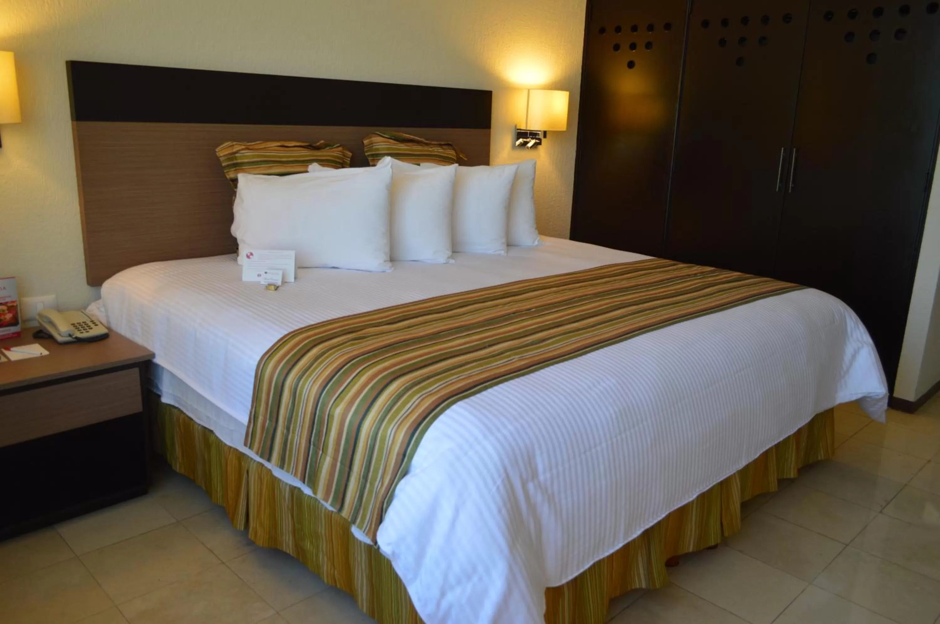 Queen Room - Non-Smoking in Ramada Hola Culiacan