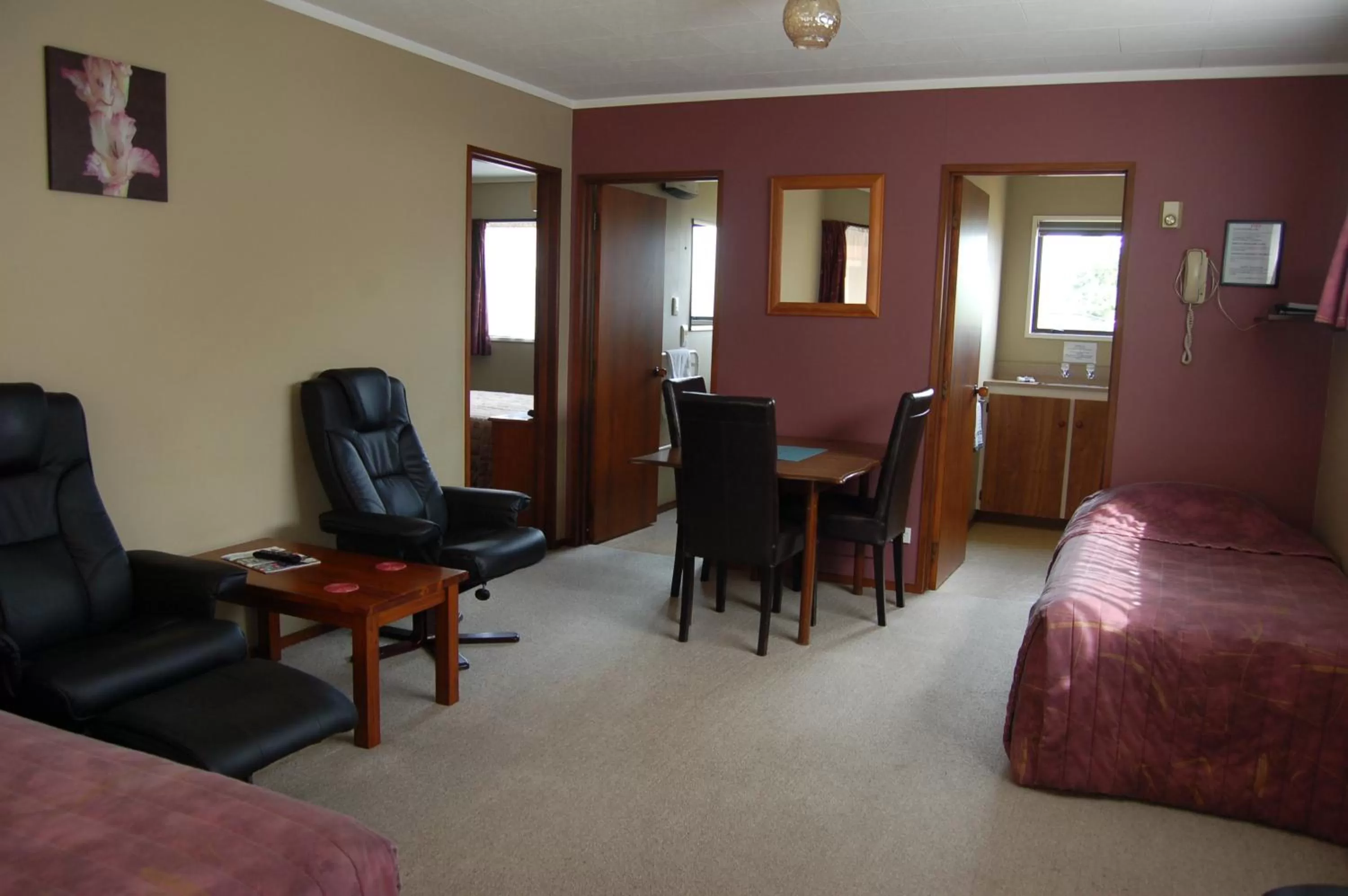 Two-Bedroom Apartment in Carisbrook Motel