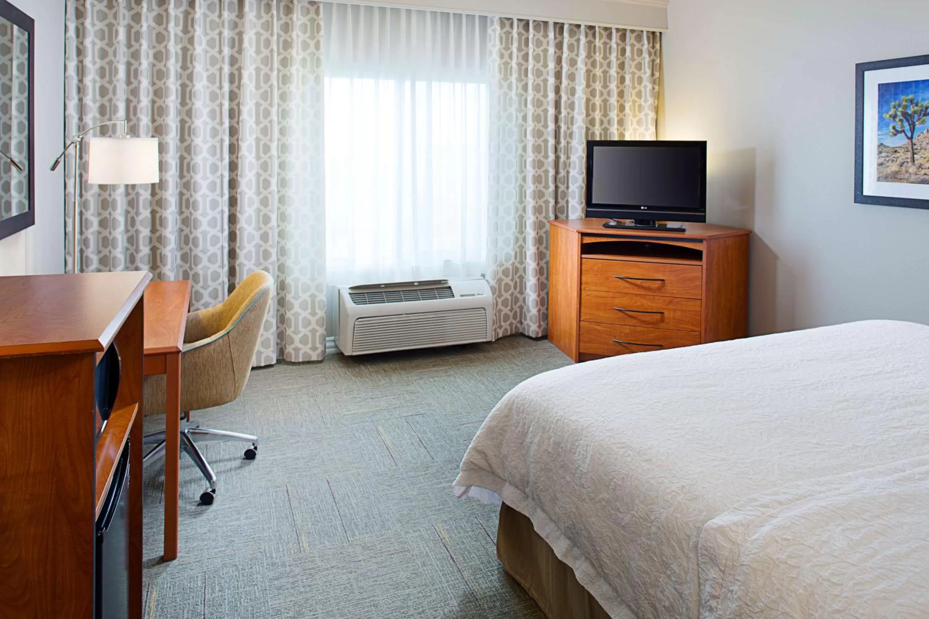 King Room - Mobility Access/Non-Smoking in Hampton Inn & Suites Lancaster