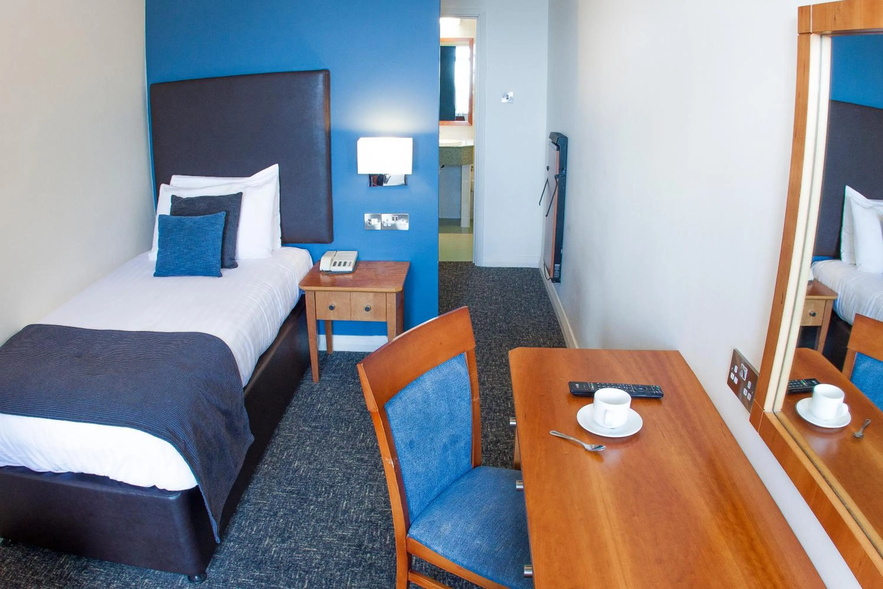 Single Room with Balcony in Sandbanks Hotel