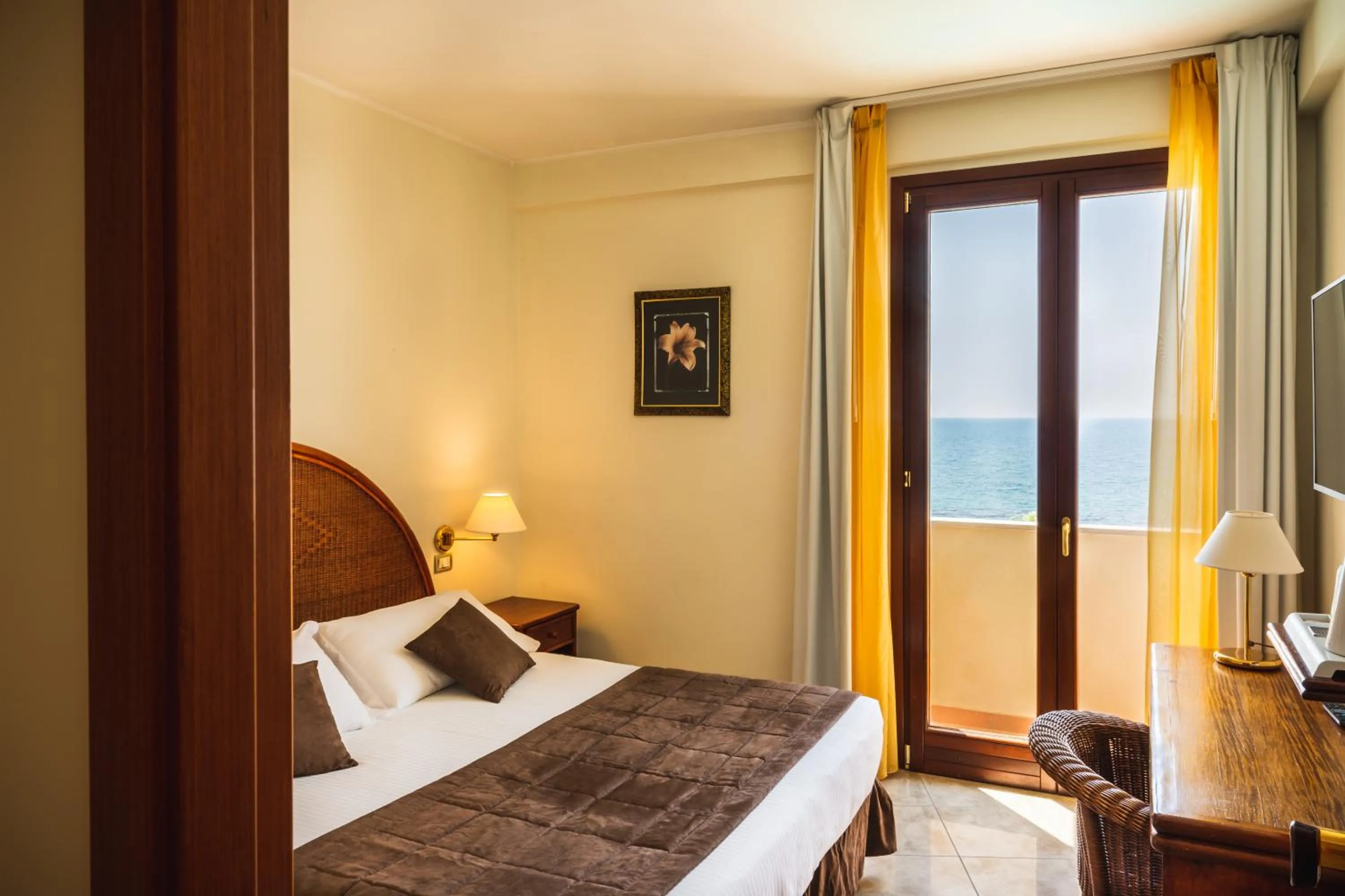 Junior Suite with Sea View in Hotel Ara Solis