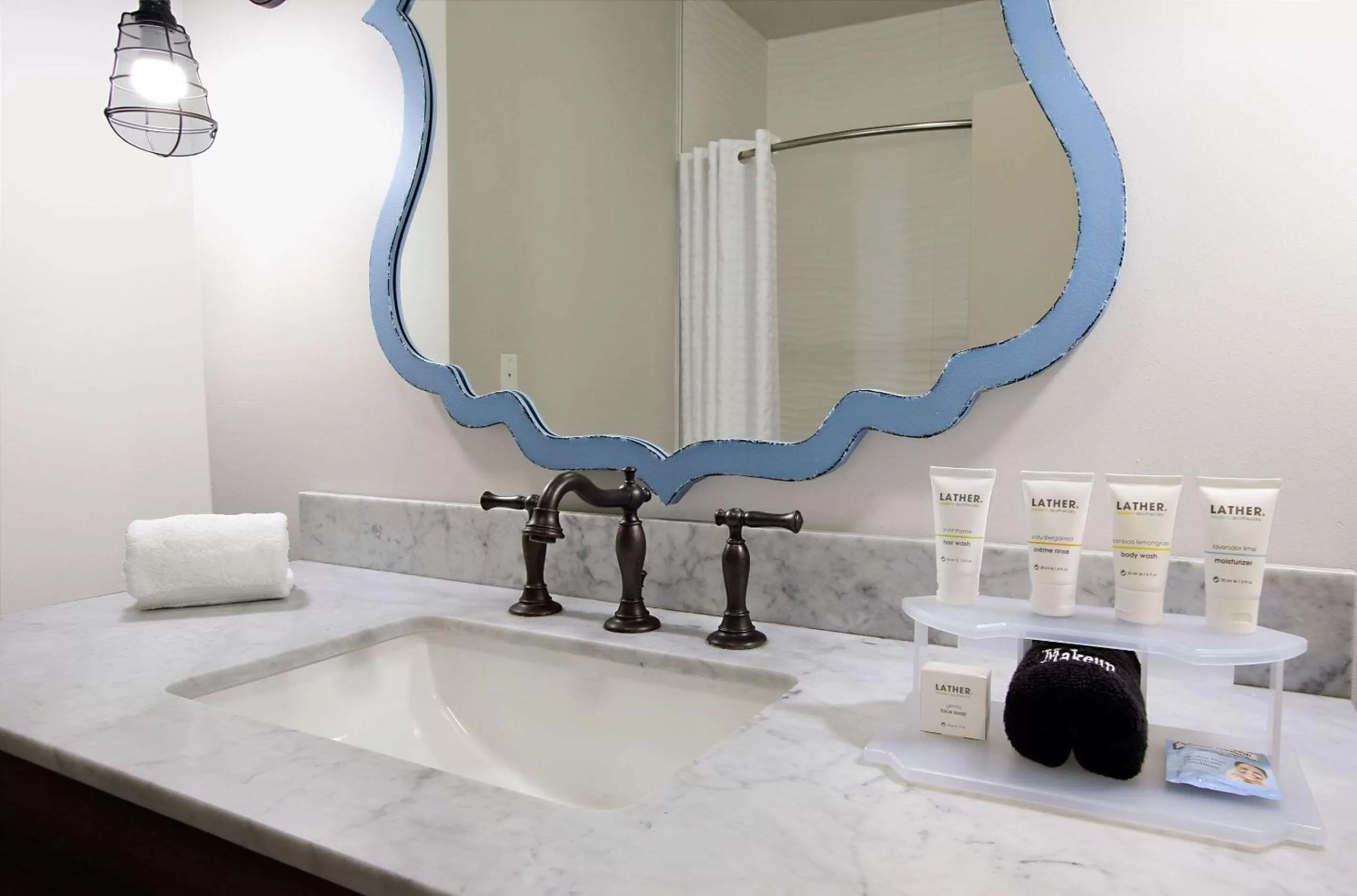 King Room - Accessible/Non-Smoking in Hotel Ylem