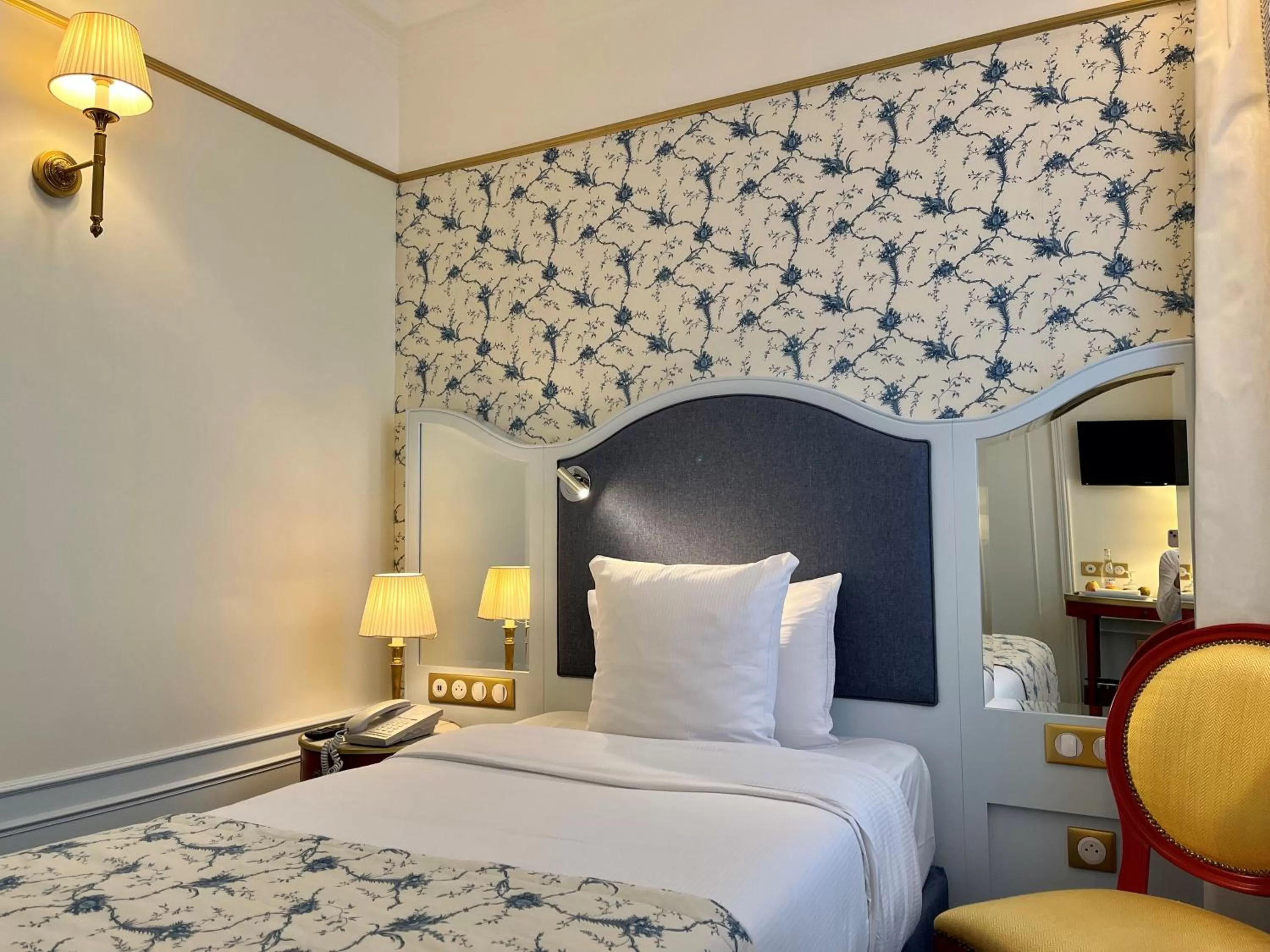 Single Room in Hôtel Mayfair Paris