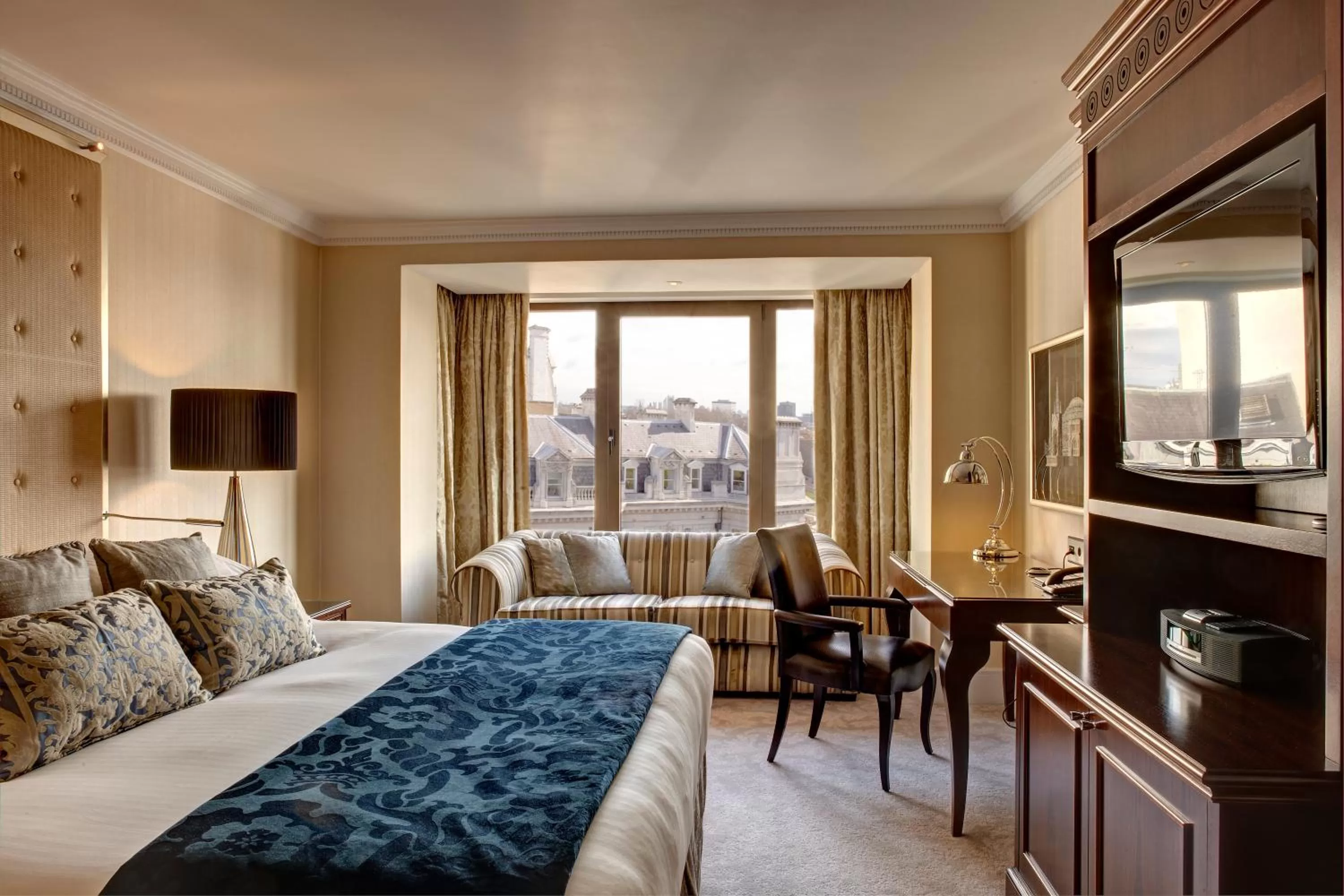 Premium King Room in InterContinental London Park Lane by IHG