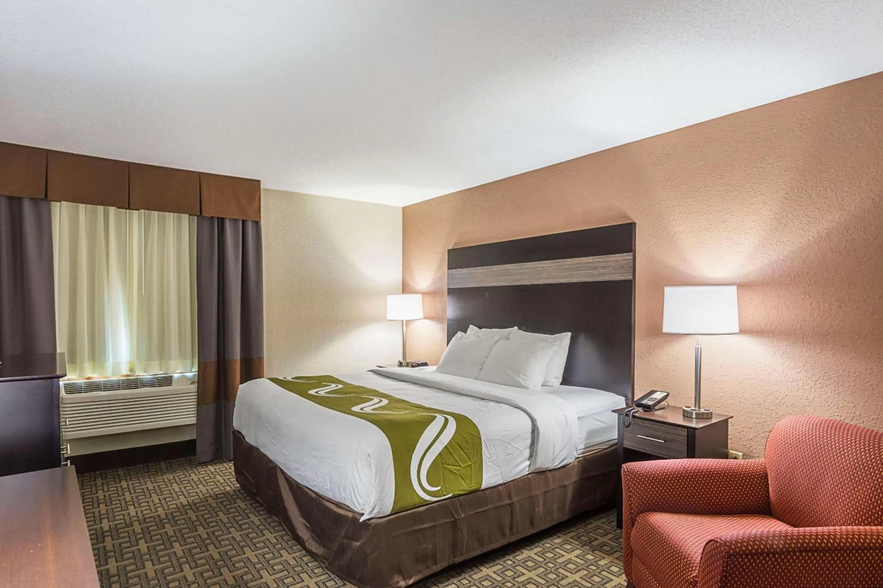 King Room with Roll-In Shower - Accessible/Non-Smoking in Quality Inn & Suites Holland