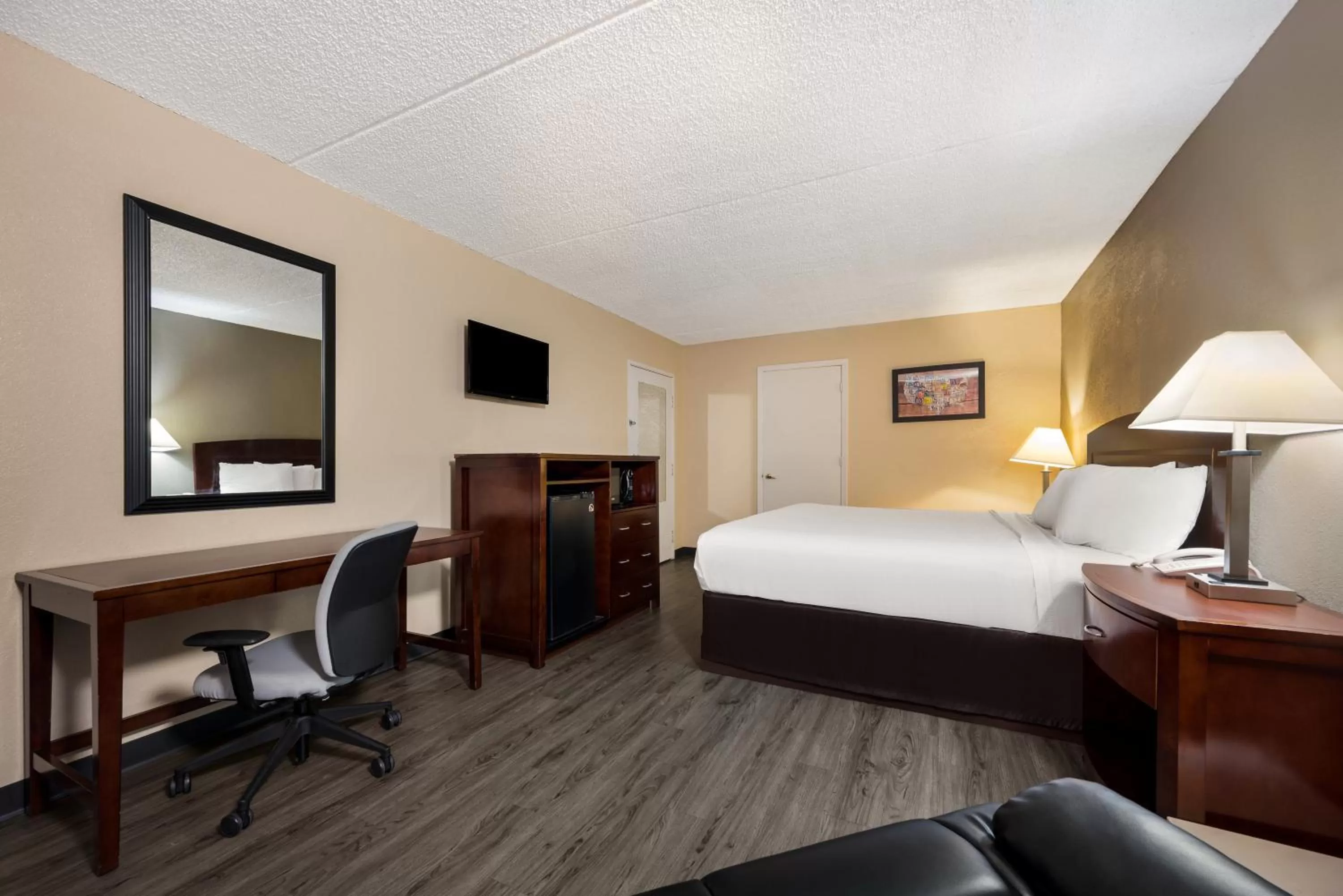 King Room - Non-Smoking in Knights Inn College Station