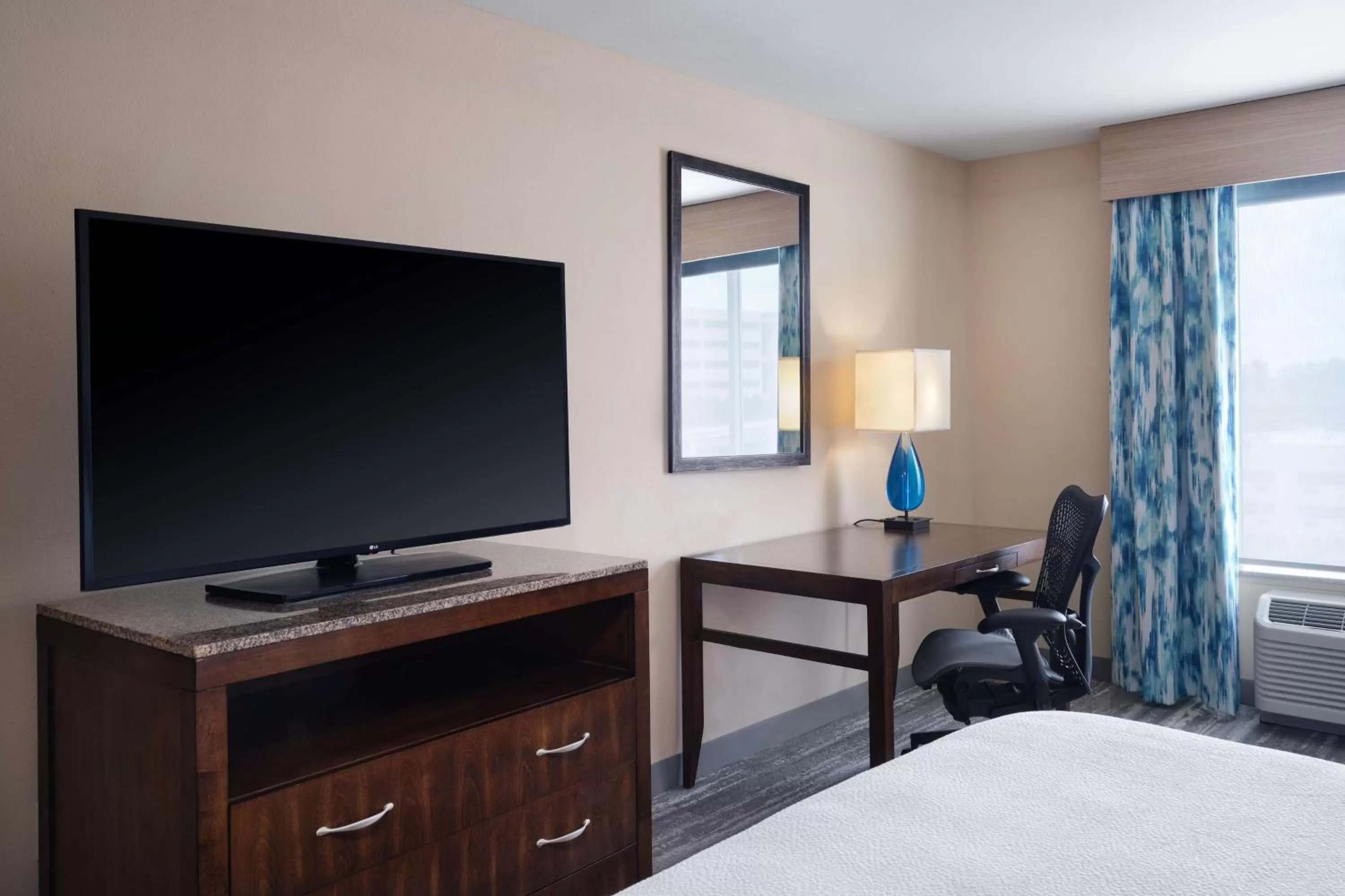 King Room in Hilton Garden Inn Houston/Bush Intercontinental Airport