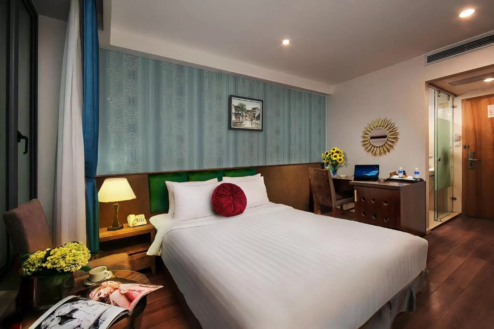 Deluxe Double Room in Aviary Hanoi Hotel & Travel