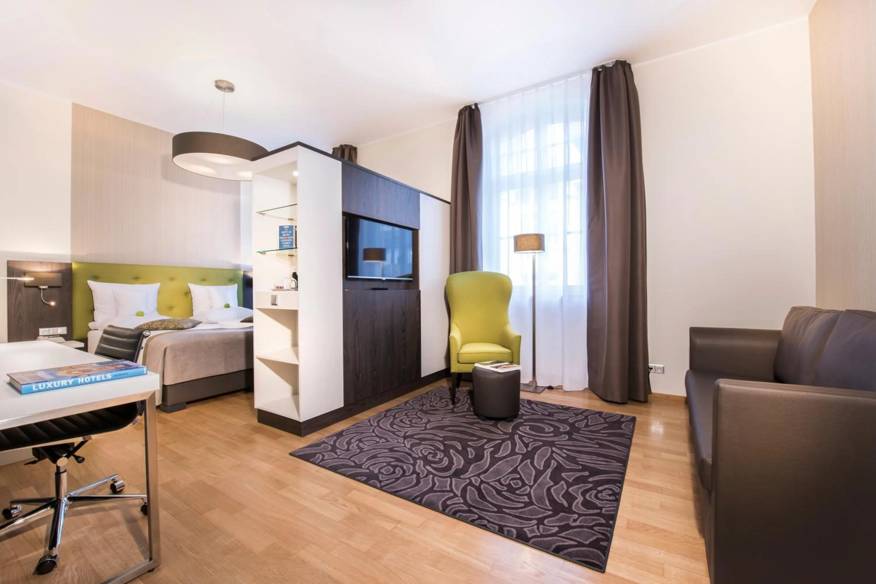 Photo of the whole room, Bed in Collegium Leoninum