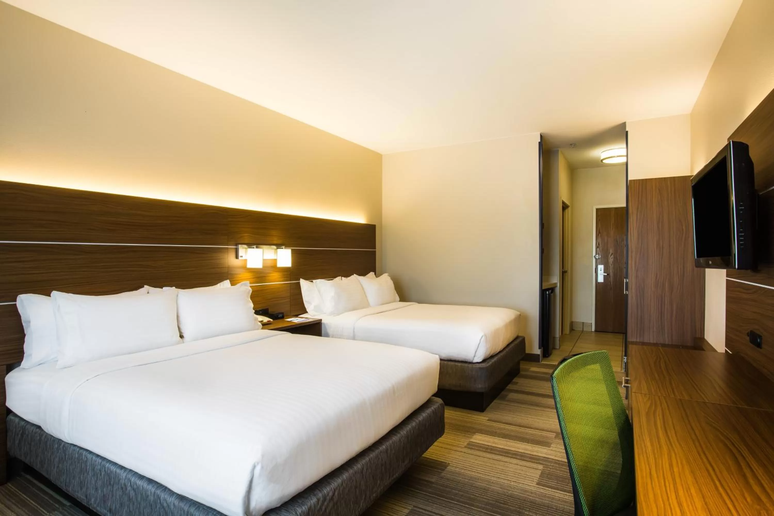 Standard Room with Two Queen Beds in Holiday Inn Express Hotel & Suites Cedar City by IHG