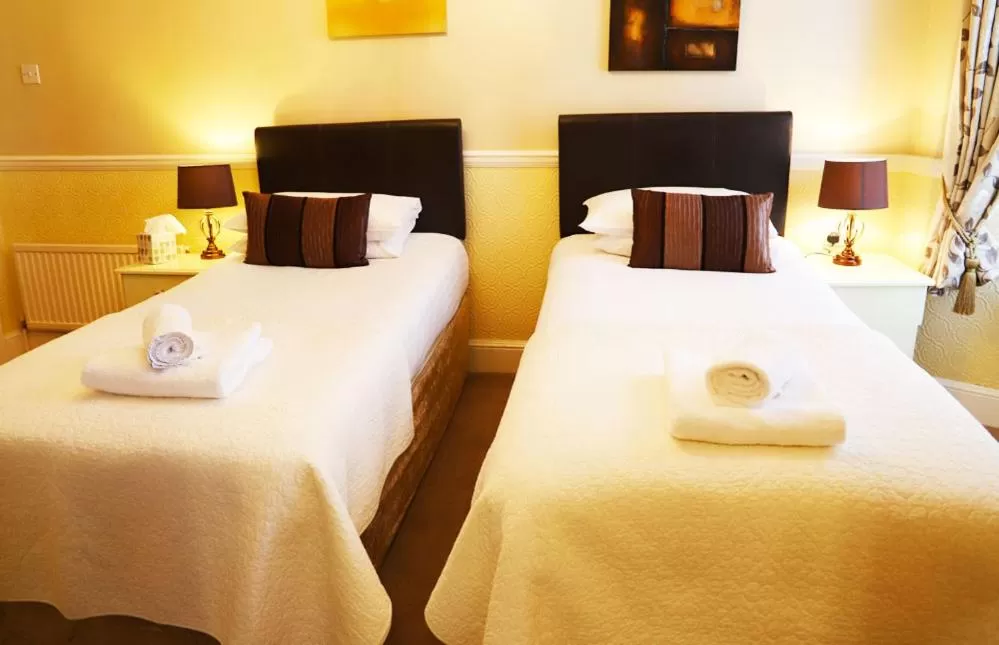 #7 King/Twin Ensuite in The Thornhill