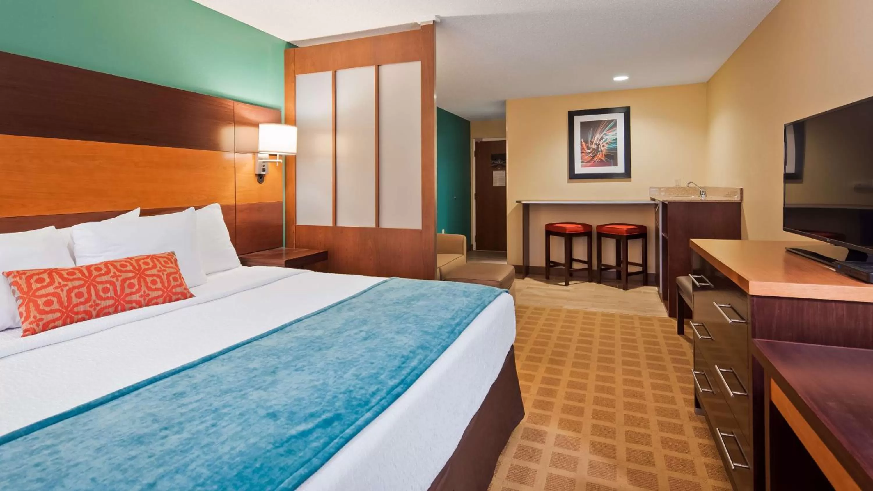 King Suite - Non-Smoking in Best Western Plus Harrisburg Mechanicsburg