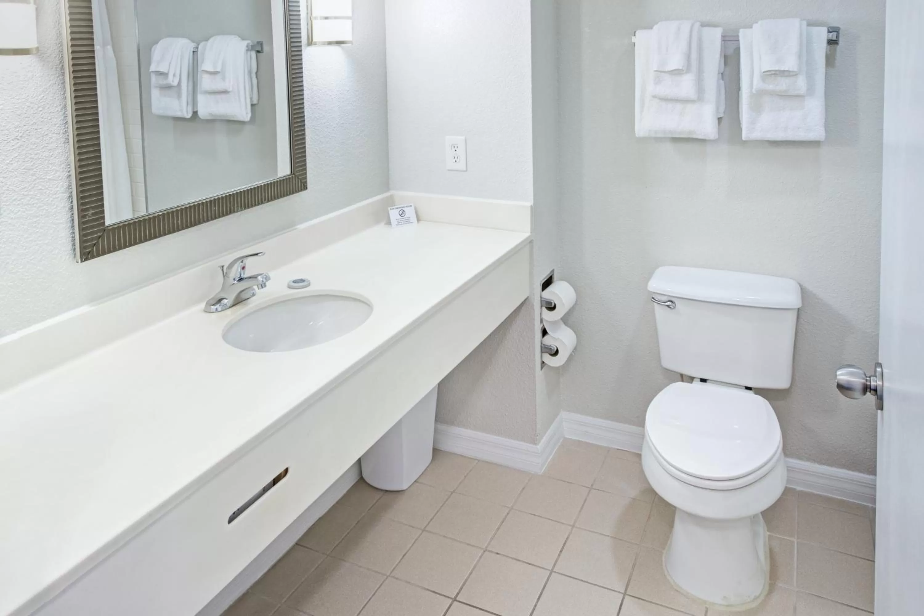 Bathroom in Exploria Express by Exploria Resorts