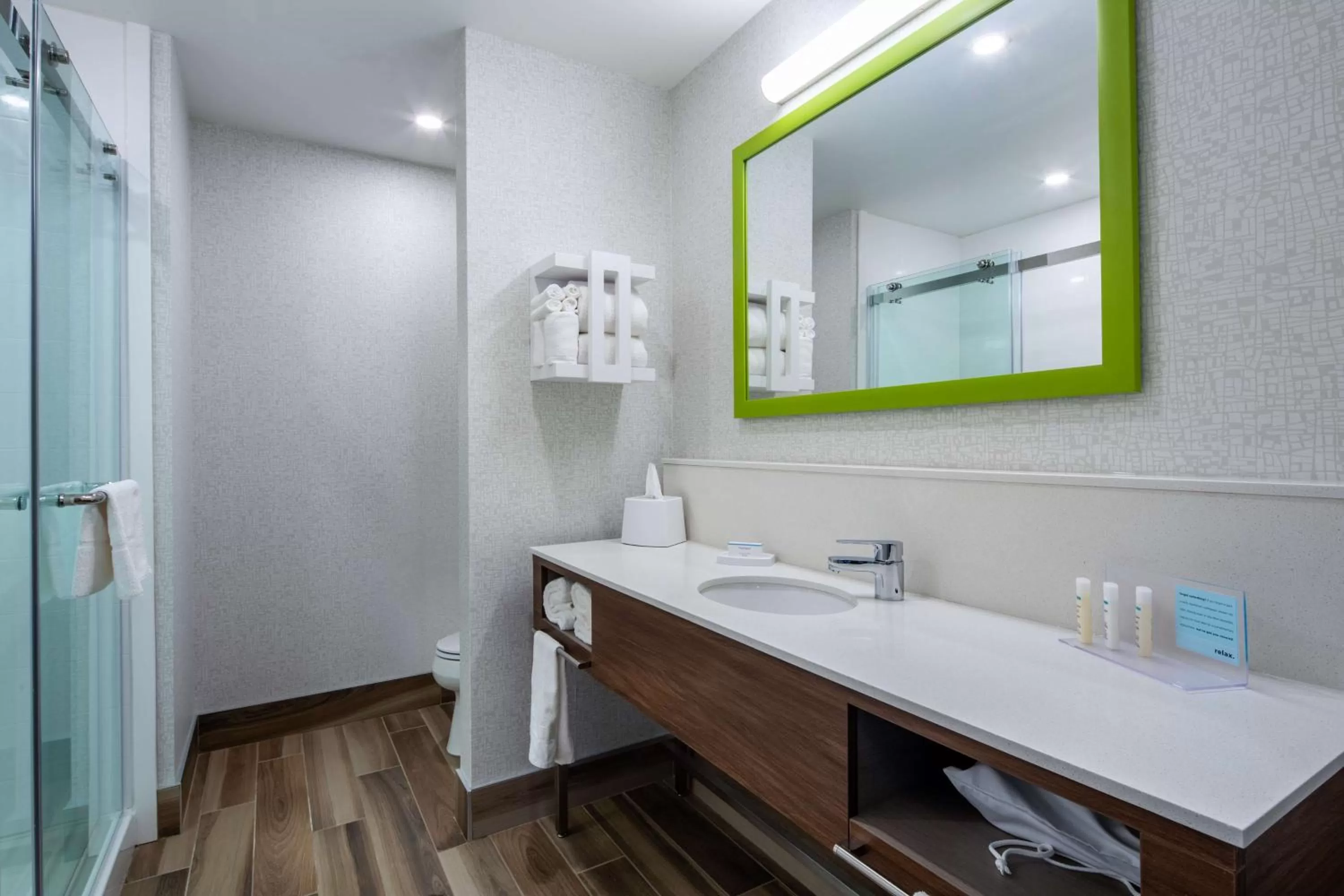 King Room with Sofa Bed - Hearing Access/Non-Smoking in Hampton Inn & Suites Edmonton St. Albert, Ab