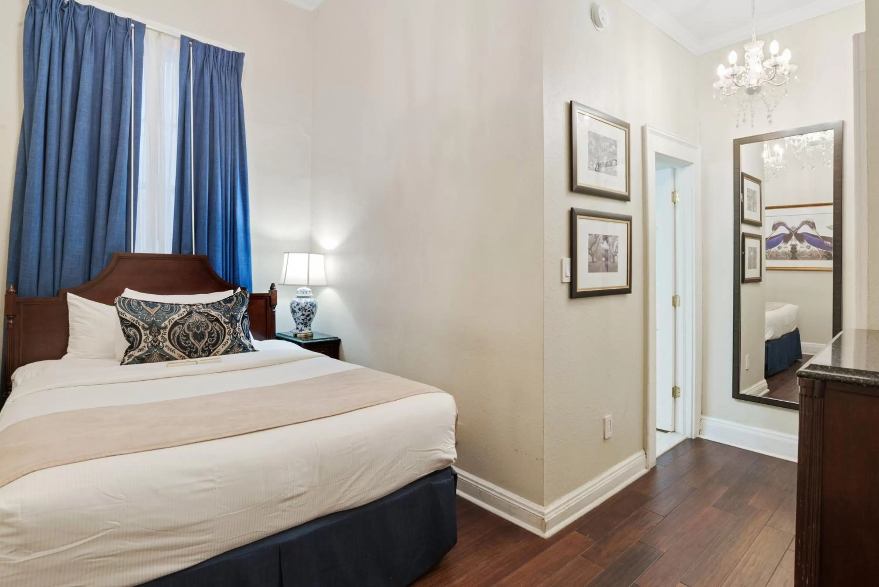 Standard Room with One King Bed in Andrew Jackson Hotel French Quarter