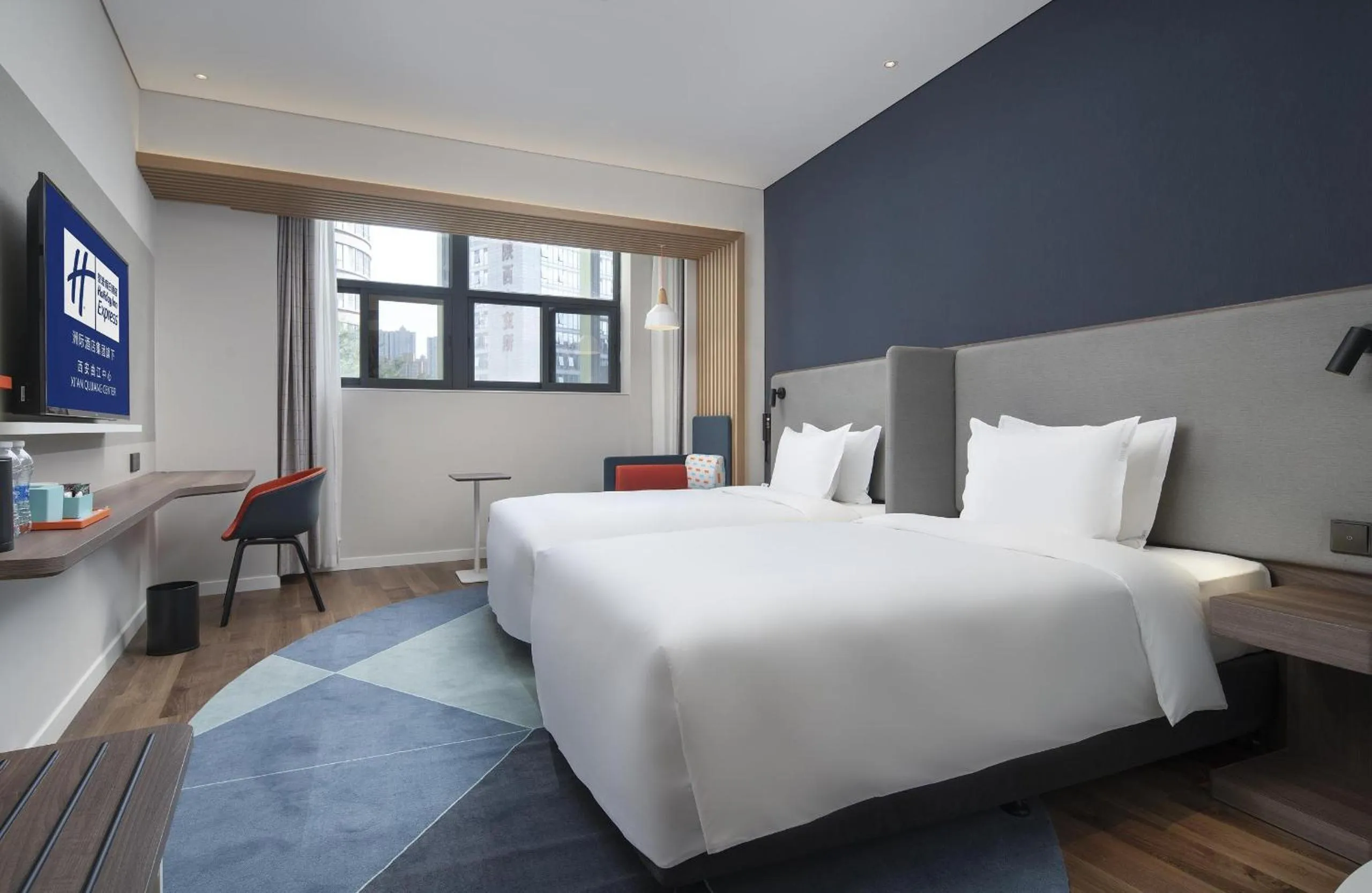 Standard Twin Room with Extra Floor Space in Holiday Inn Express Xi'an Qujiang Center by IHG