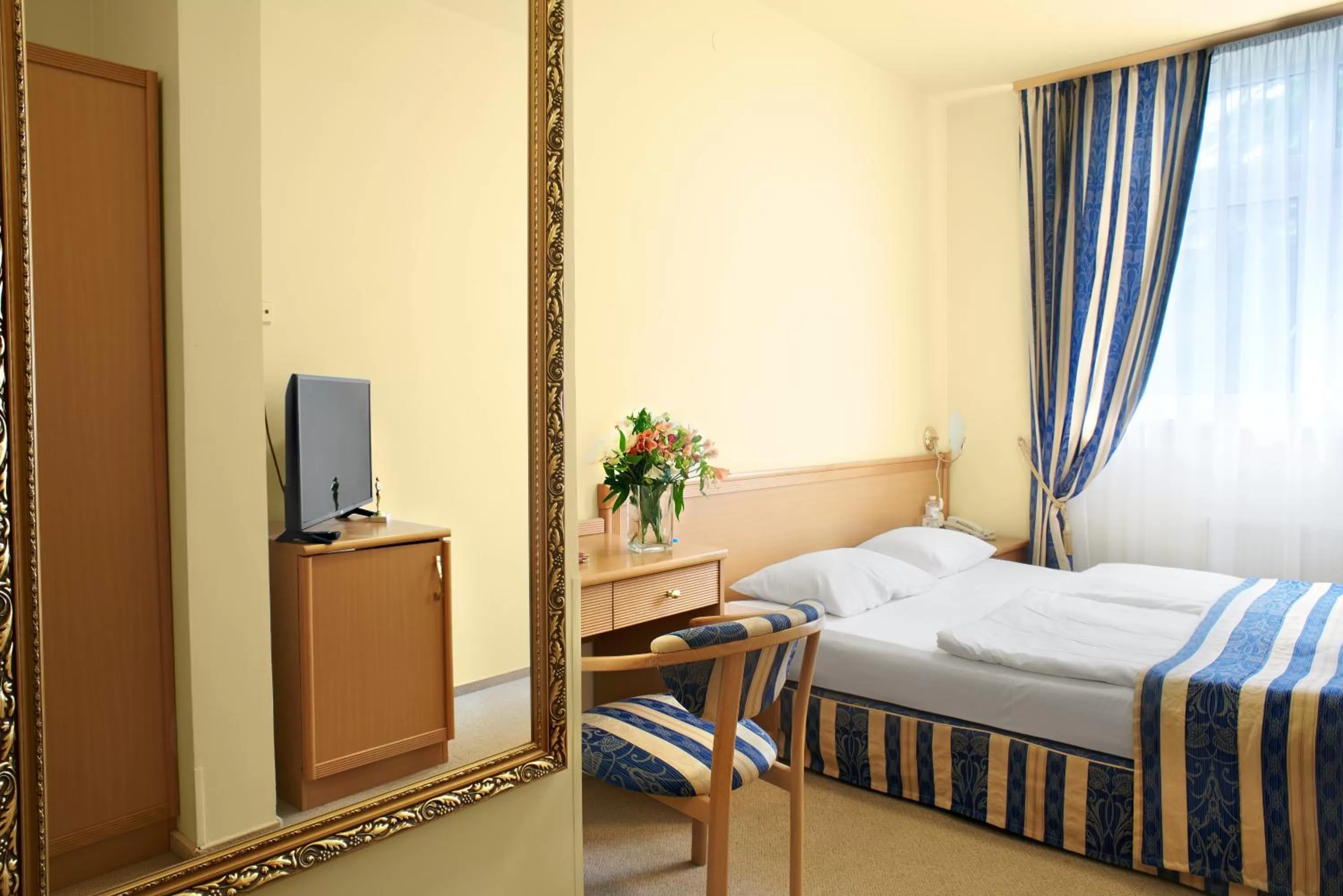 Standard Double or Twin Room - single occupancy in Oscar