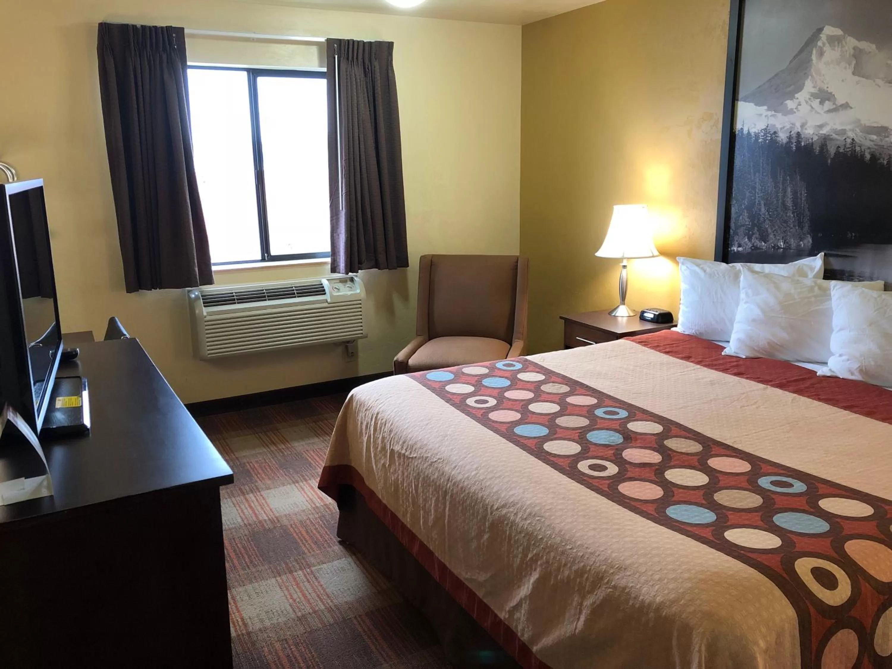 King Room - Non-Smoking in Super 8 by Wyndham Kennewick